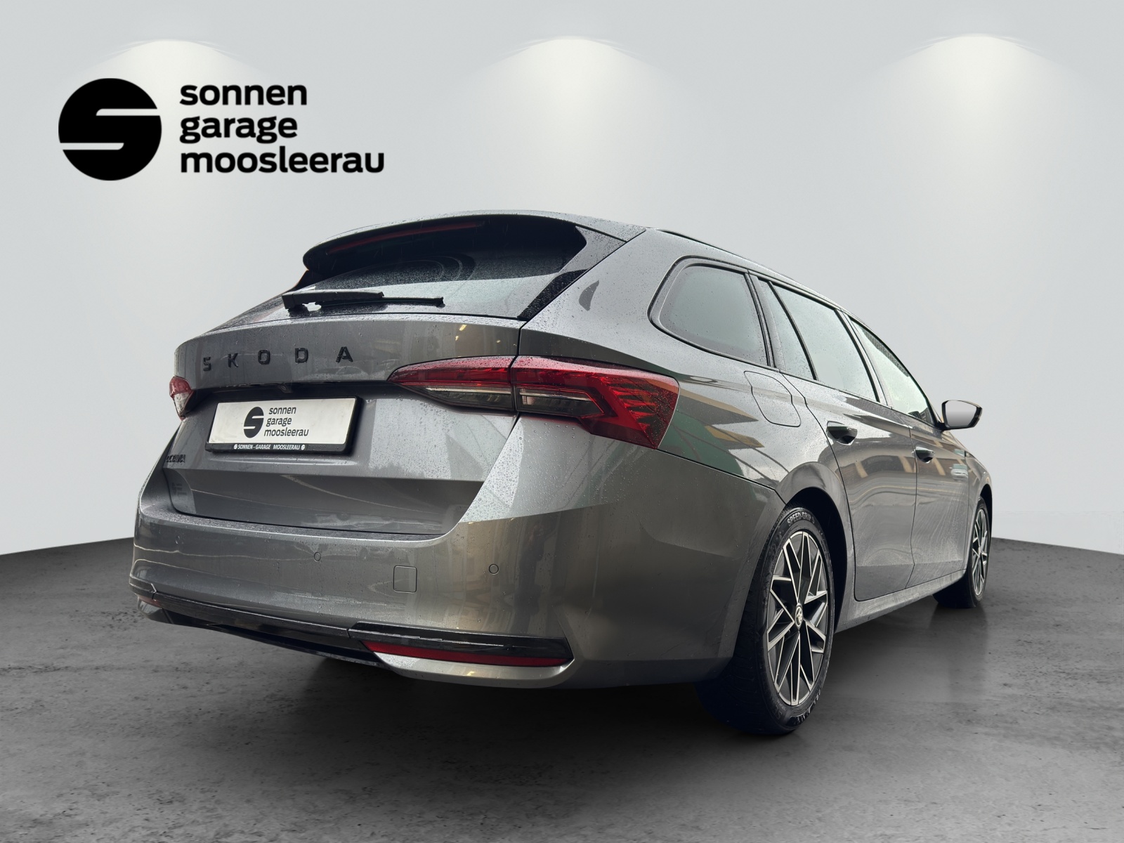 SKODA Octavia Combi 1.5 TSI mHEV DSG Sport Line-image-2