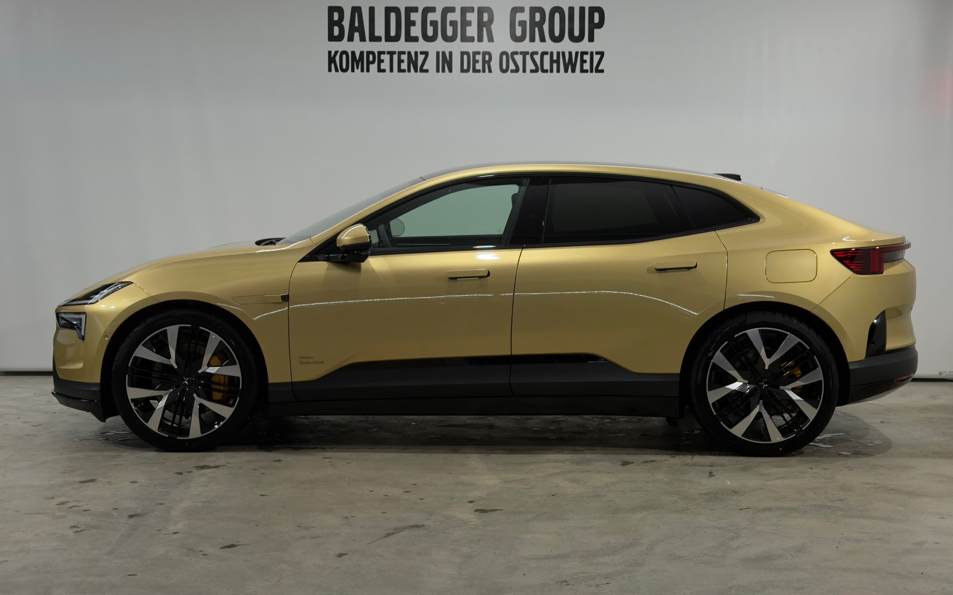 POLESTAR 4 Long Range Dual Motor Perfor-image-1