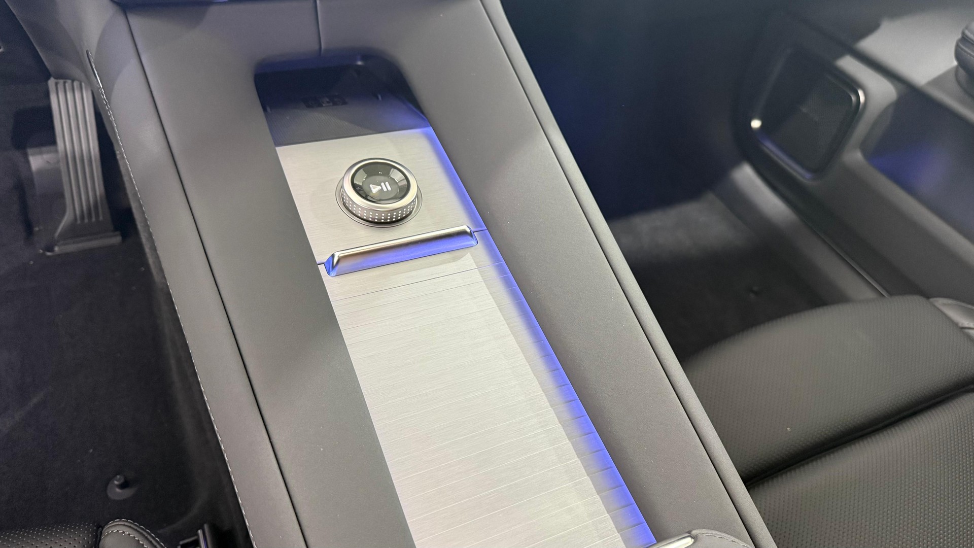 POLESTAR 4 Long Range Dual Motor Perfor-image-10