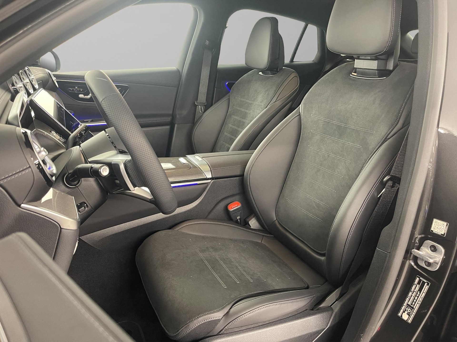 MERCEDES-BENZ GLC 400 e AMG Line 4matic Coupé-image-6