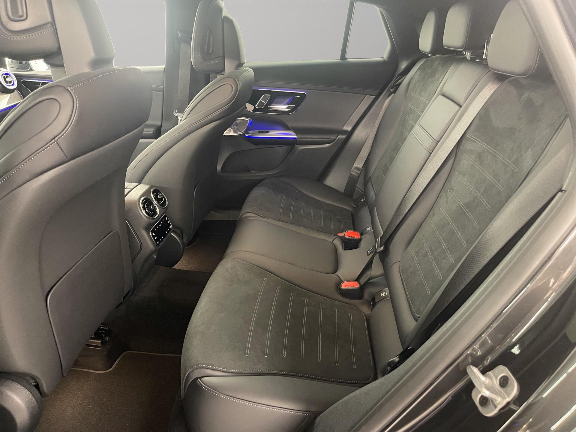 MERCEDES-BENZ GLC 400 e AMG Line 4matic Coupé-image-7