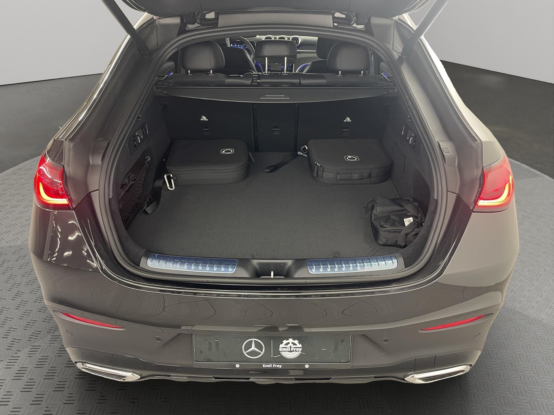 MERCEDES-BENZ GLC 400 e AMG Line 4matic Coupé-image-4