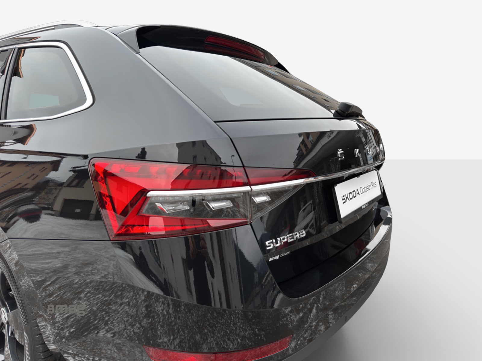 SKODA Superb Combi 2.0 TDi Style 4x4 DSG-image-15