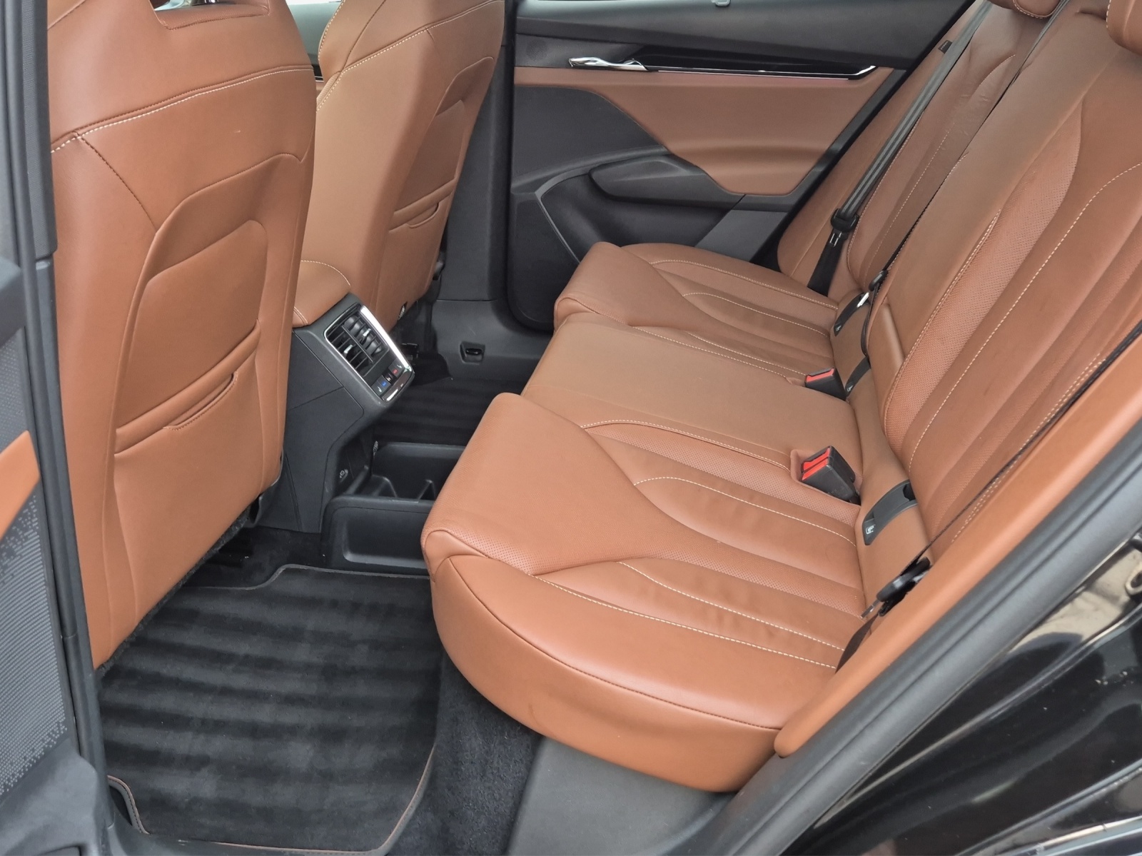 SKODA Enyaq iV 80x Founders Edition-image-12