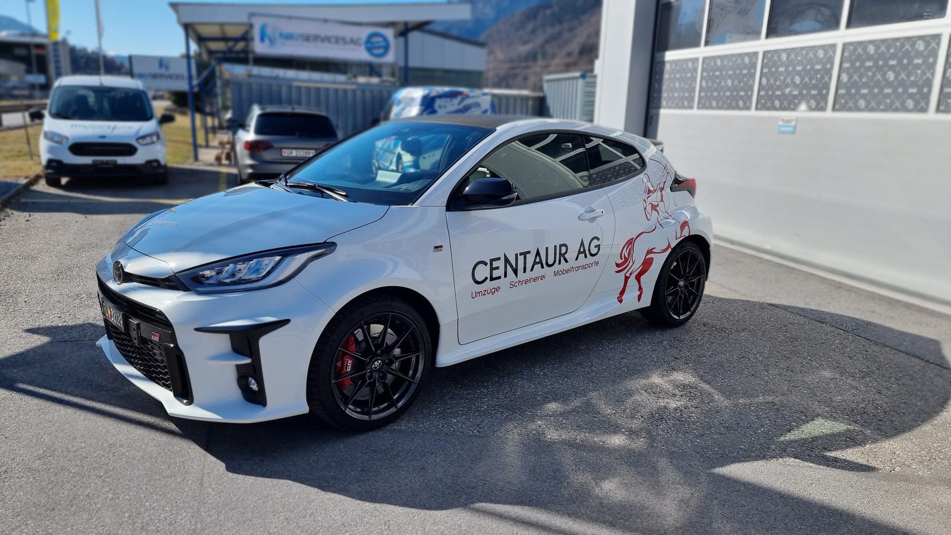 TOYOTA Yaris 1.6 GR Sport-image-1