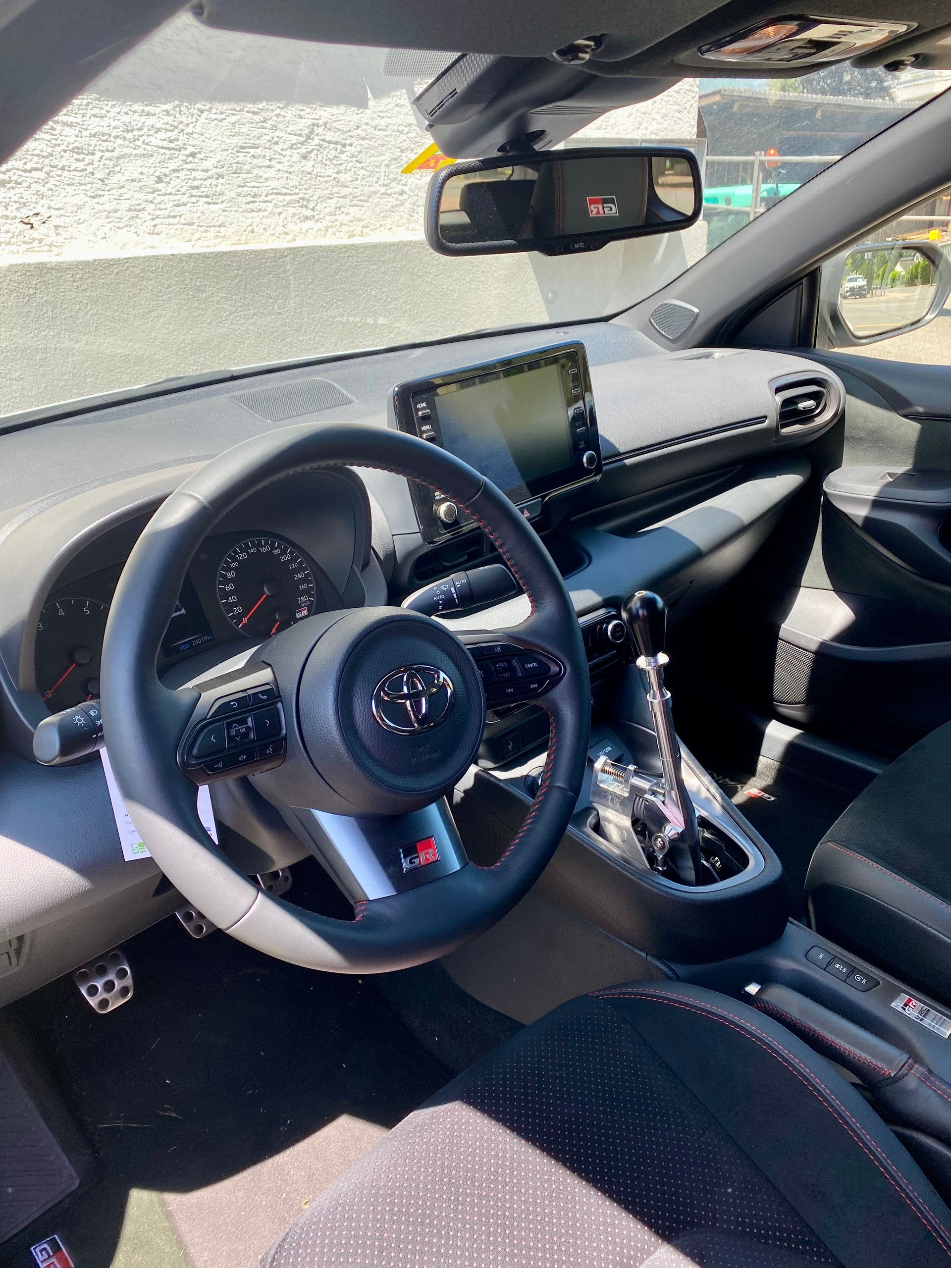 TOYOTA Yaris 1.6 GR Sport-image-2