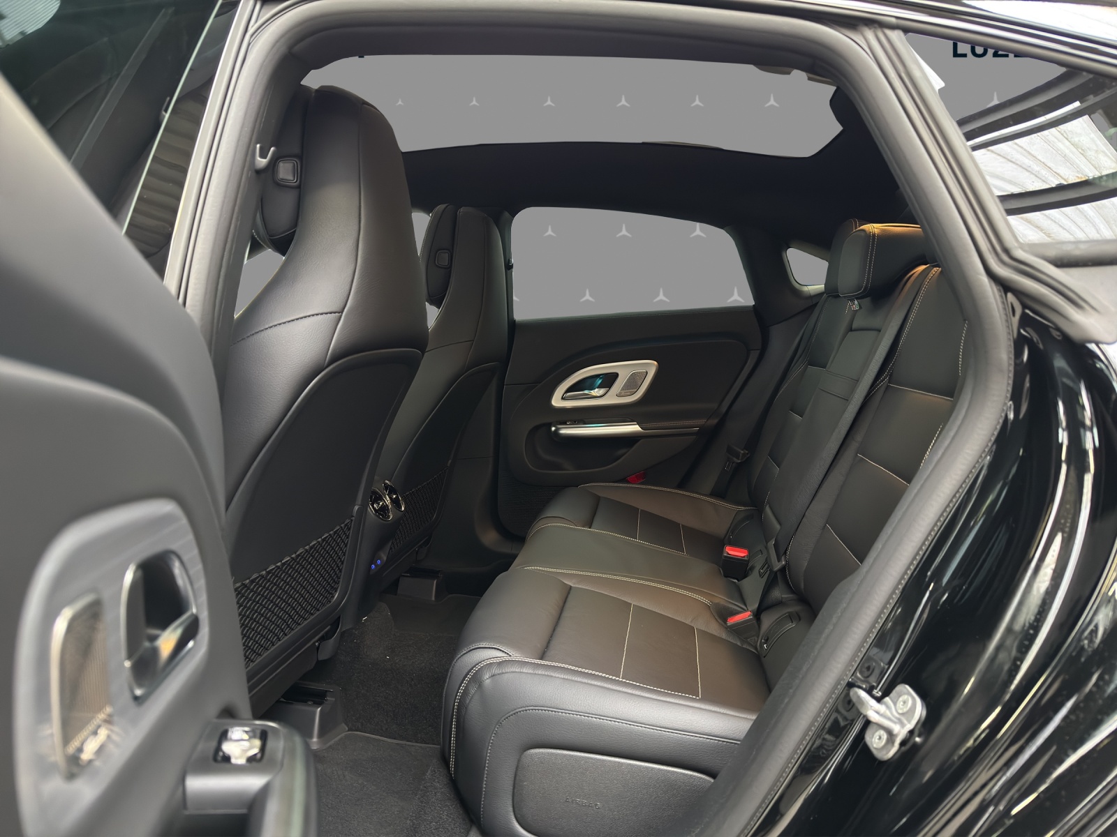 MERCEDES-BENZ CLA 220 8G-DCT 4Matic-image-15