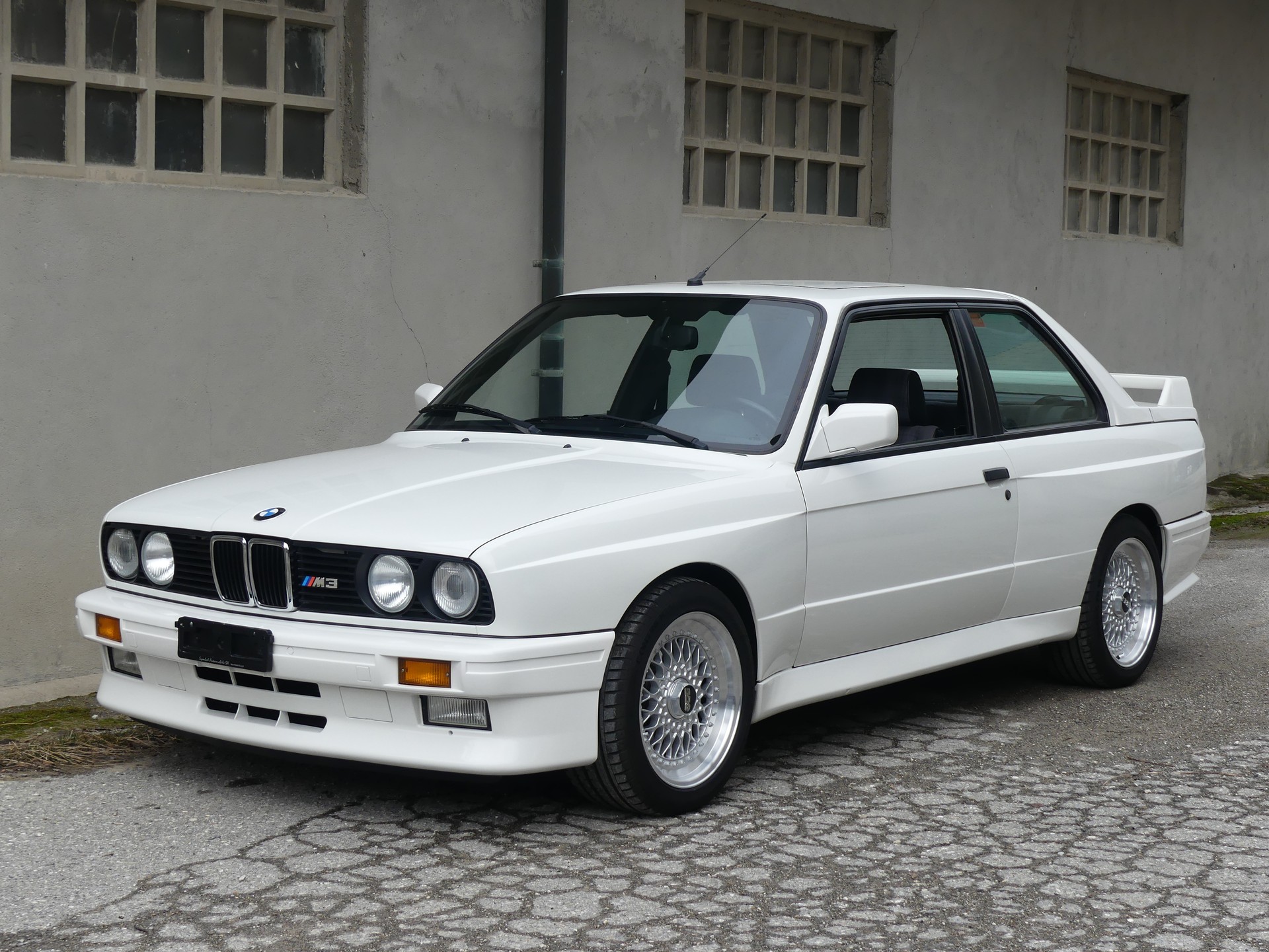 BMW M3 (Vétéran)-image-4
