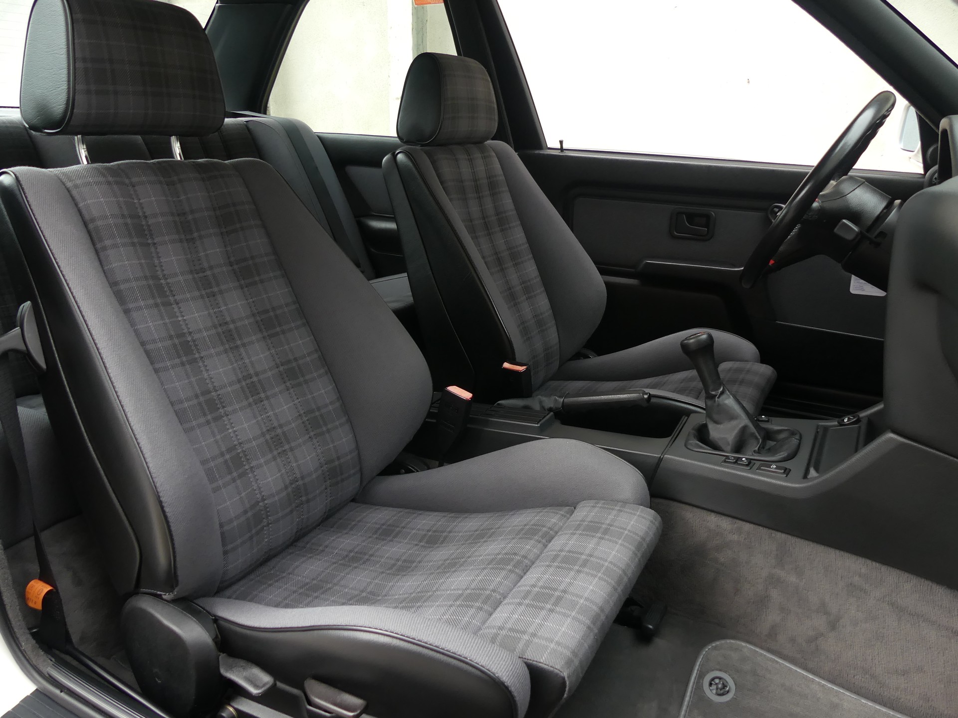 BMW M3 (Vétéran)-image-8