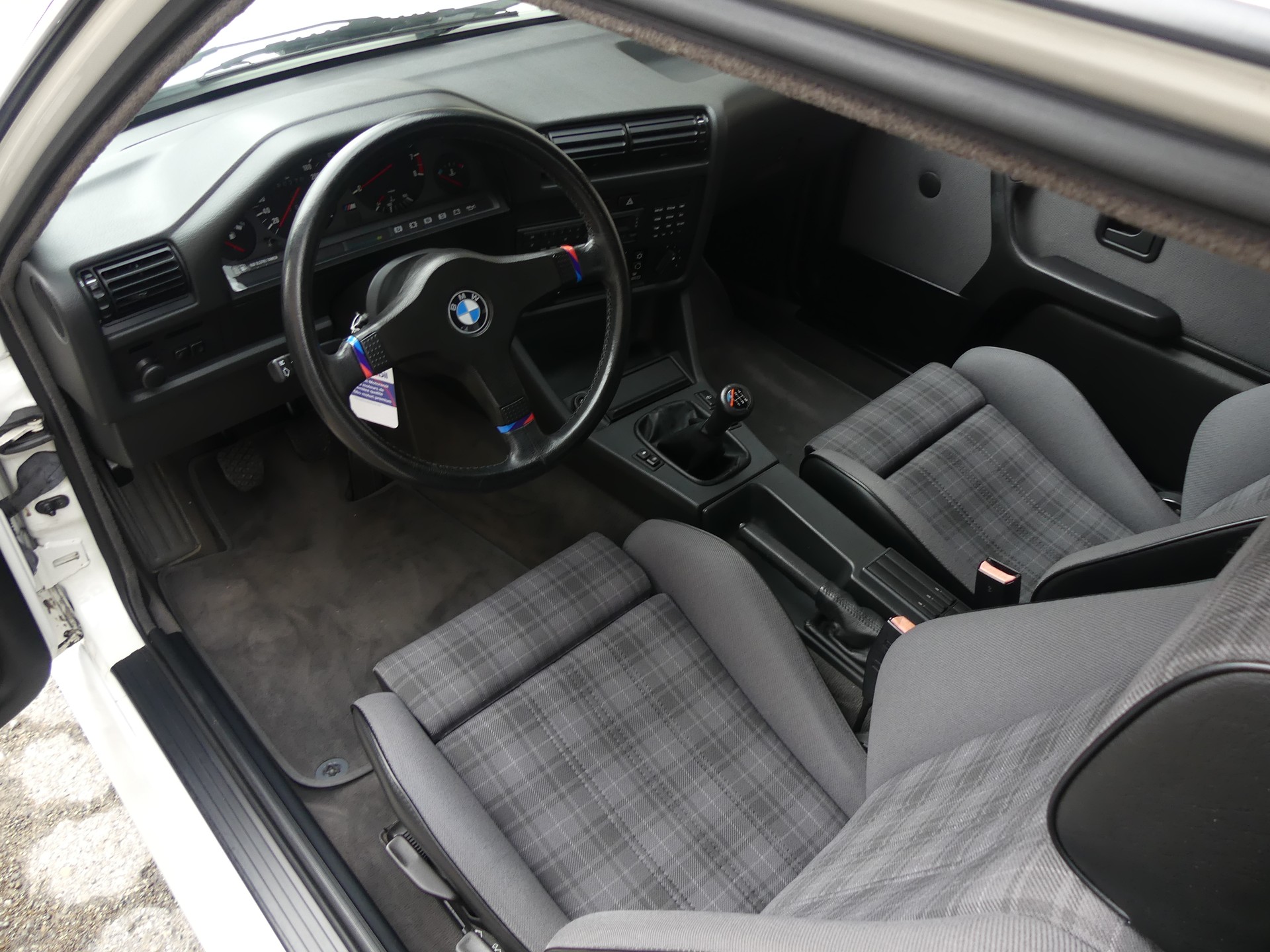 BMW M3 (Vétéran)-image-6