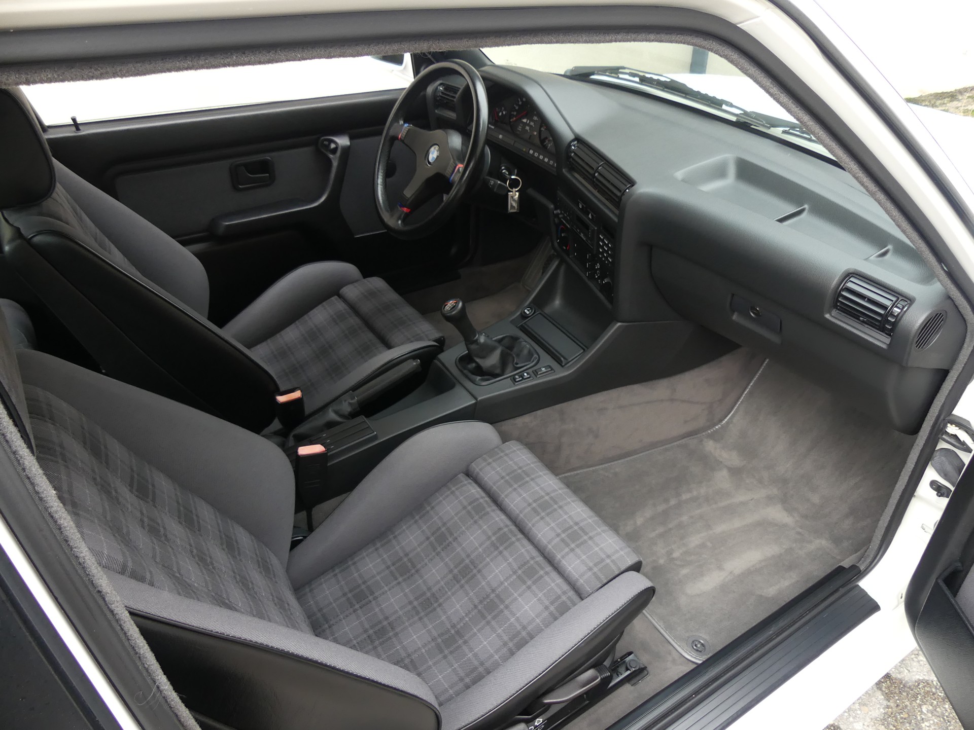 BMW M3 (Vétéran)-image-9