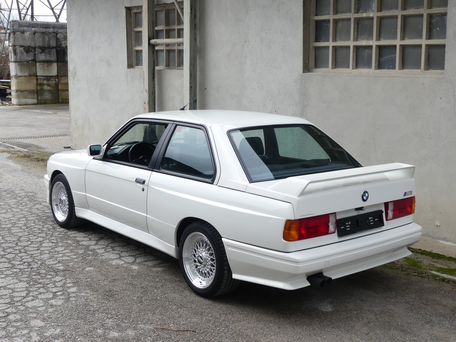 BMW M3 (Vétéran)-image-5