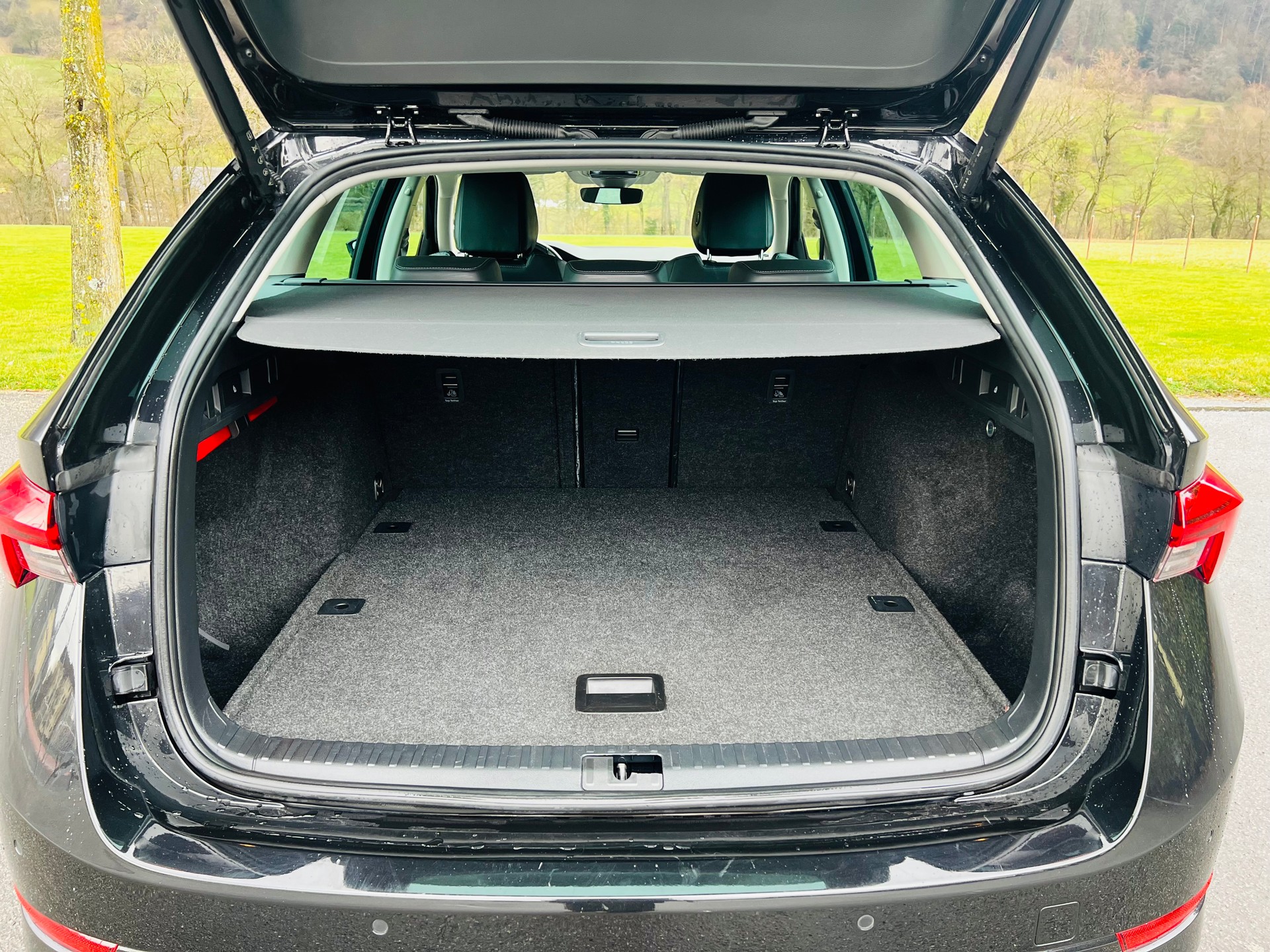 SKODA Octavia Combi 2.0 TDI DSG Ambition 4x4-image-13