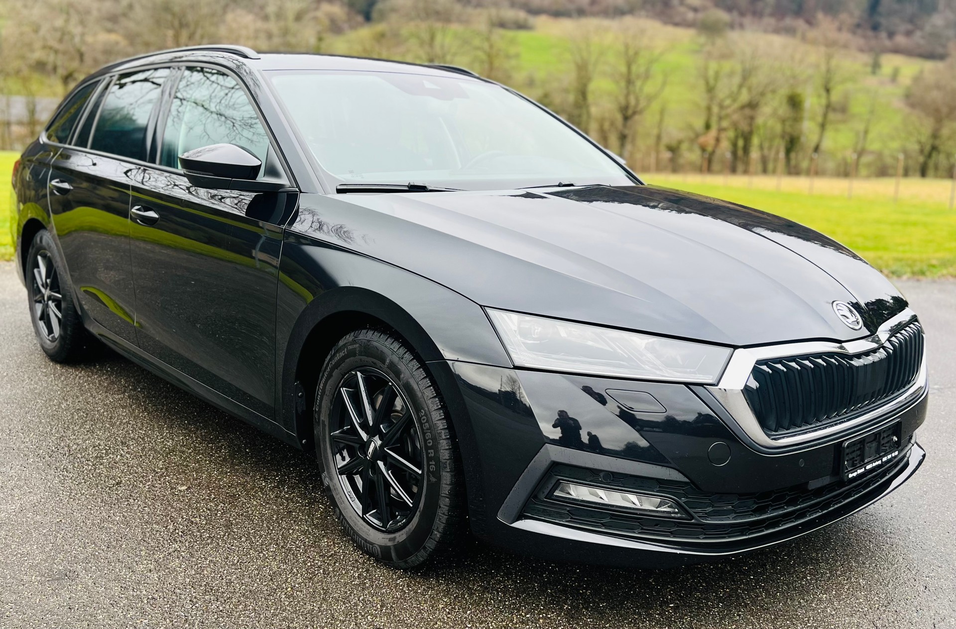 SKODA Octavia Combi 2.0 TDI DSG Ambition 4x4-image-2