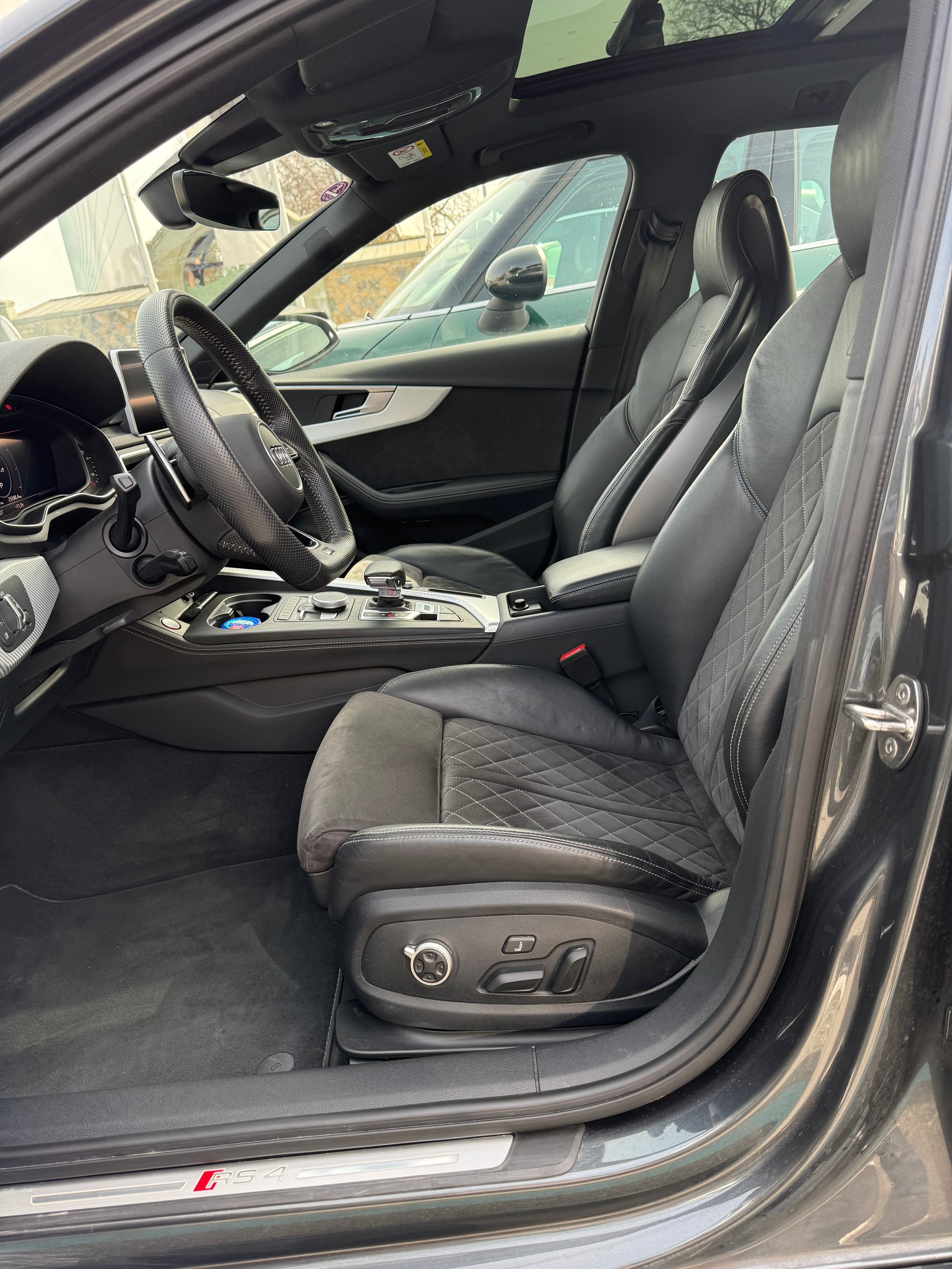 AUDI RS4 Avant 2.9 TFSI quattro tiptronic-image-3