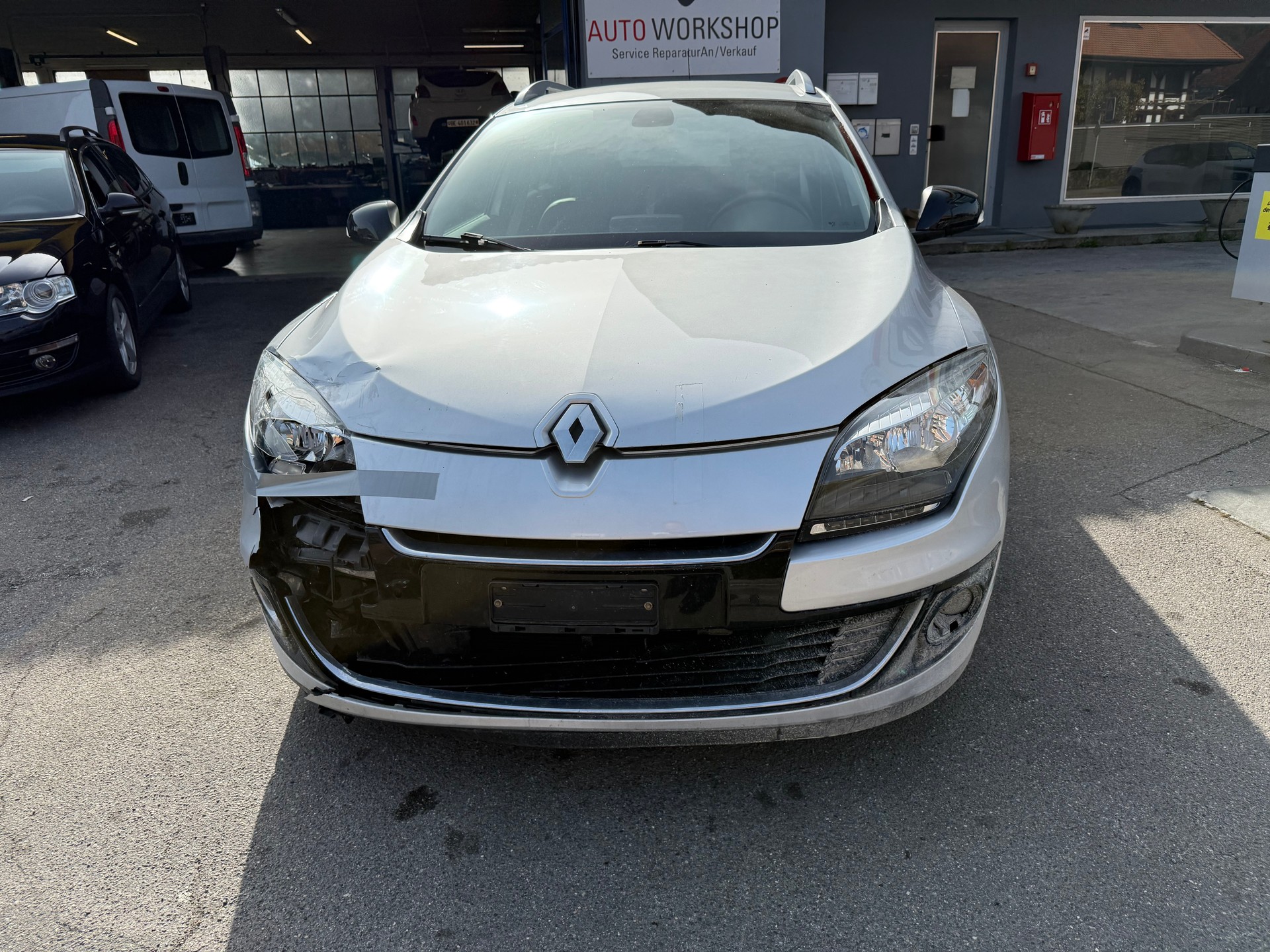 RENAULT Mégane Grandtour 2.0 16V Bose CVT-image-8