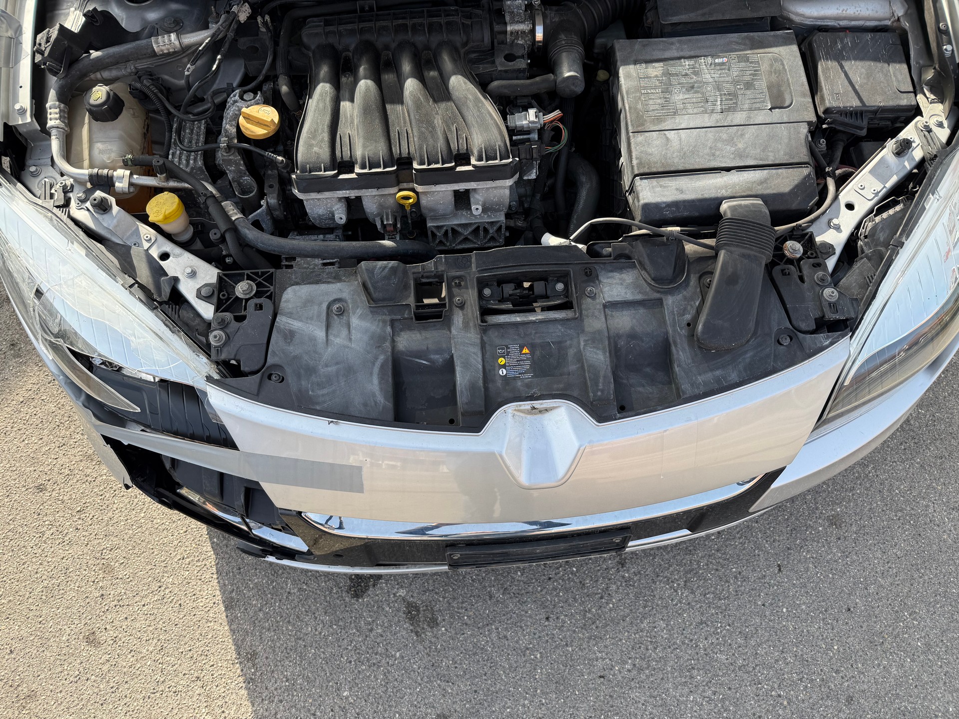 RENAULT Mégane Grandtour 2.0 16V Bose CVT-image-9