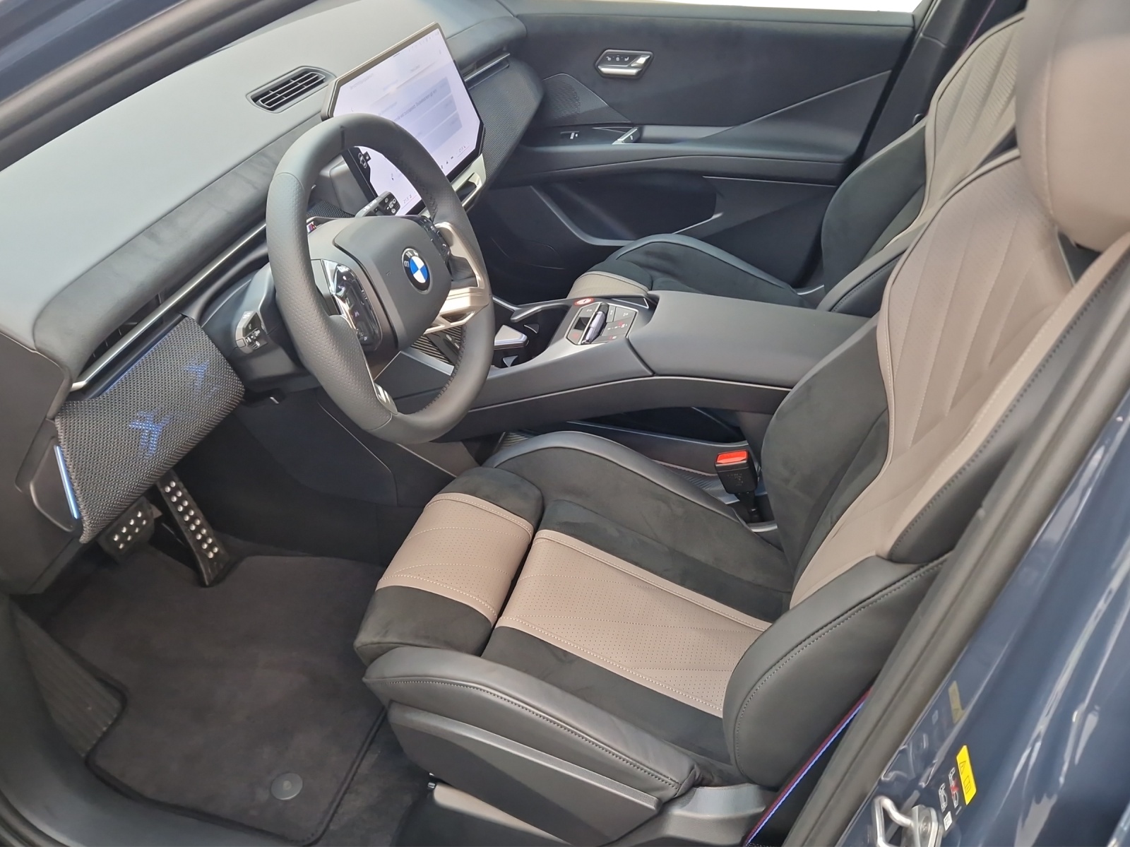 BMW iX3 50 xDrive M Sport Pro-image-14