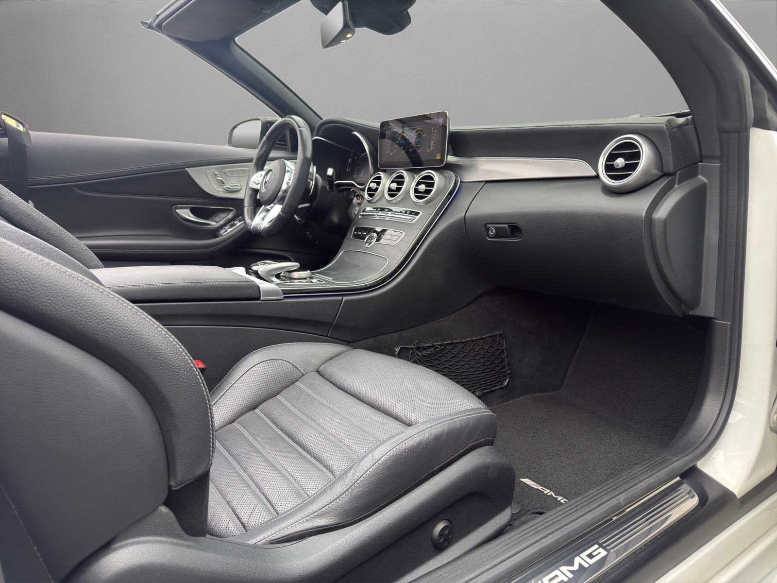 MERCEDES-BENZ C 43 Cabriolet AMG 4Matic 9G-Tronic-image-26