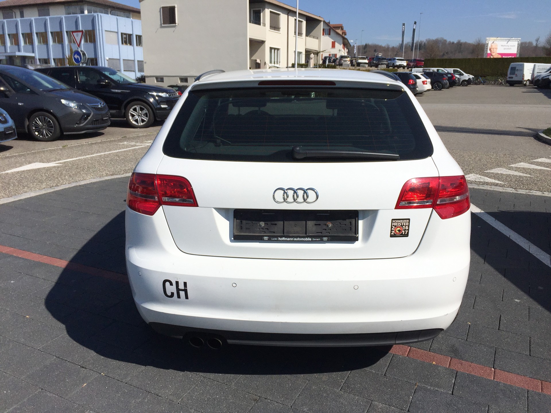 AUDI A3 Sportback 2.0 TFSI Ambition quattro S-tronic-image-3