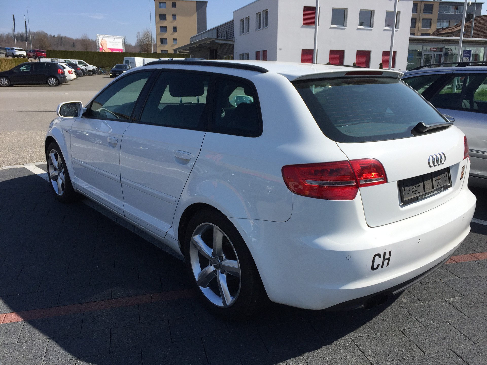 AUDI A3 Sportback 2.0 TFSI Ambition quattro S-tronic-image-5