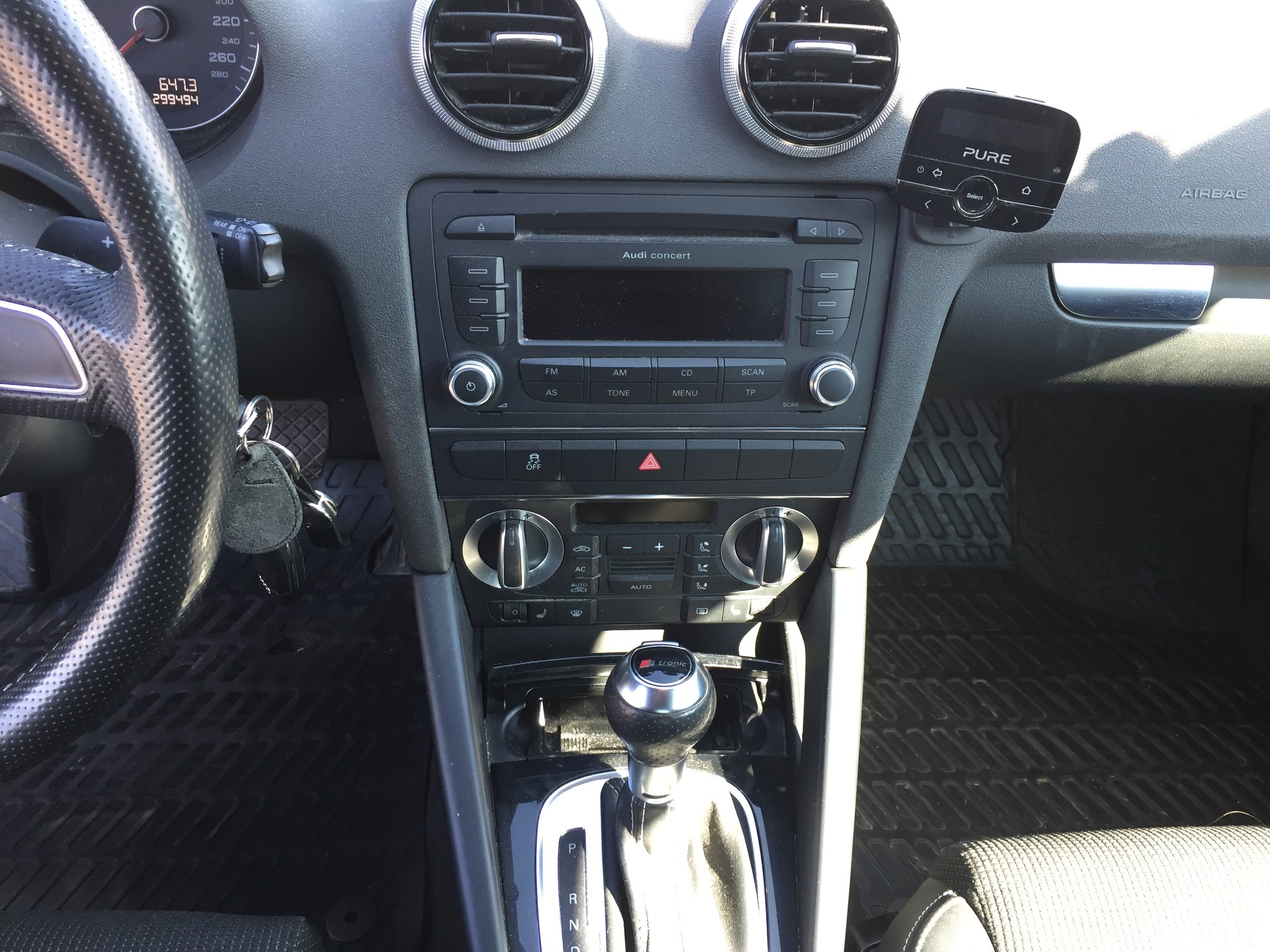 AUDI A3 Sportback 2.0 TFSI Ambition quattro S-tronic-image-11