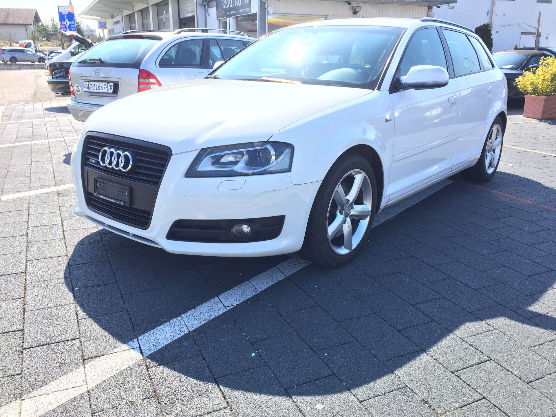 AUDI A3 Sportback 2.0 TFSI Ambition quattro S-tronic-image-2