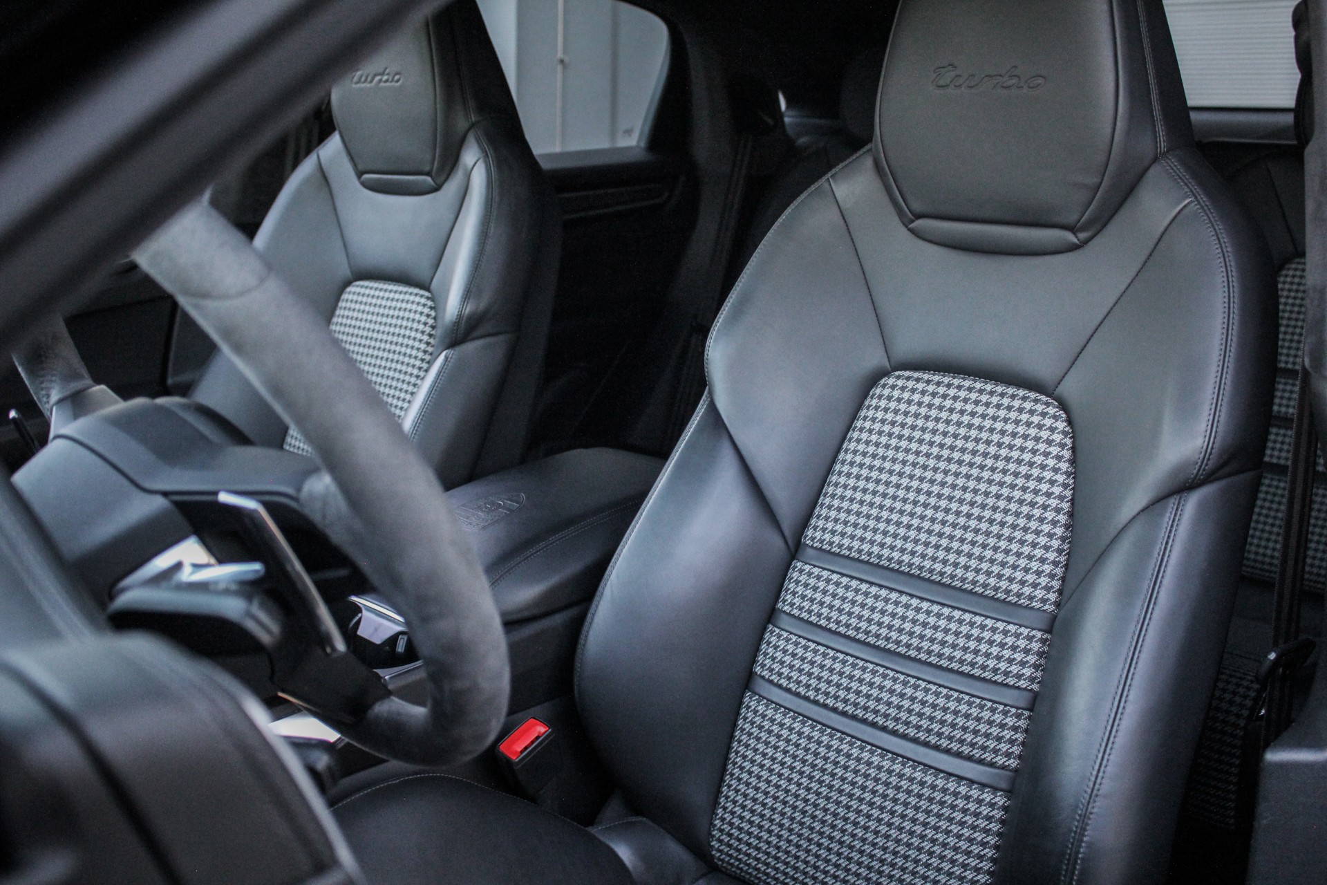 PORSCHE Cayenne III Turbo Coupé-image-12