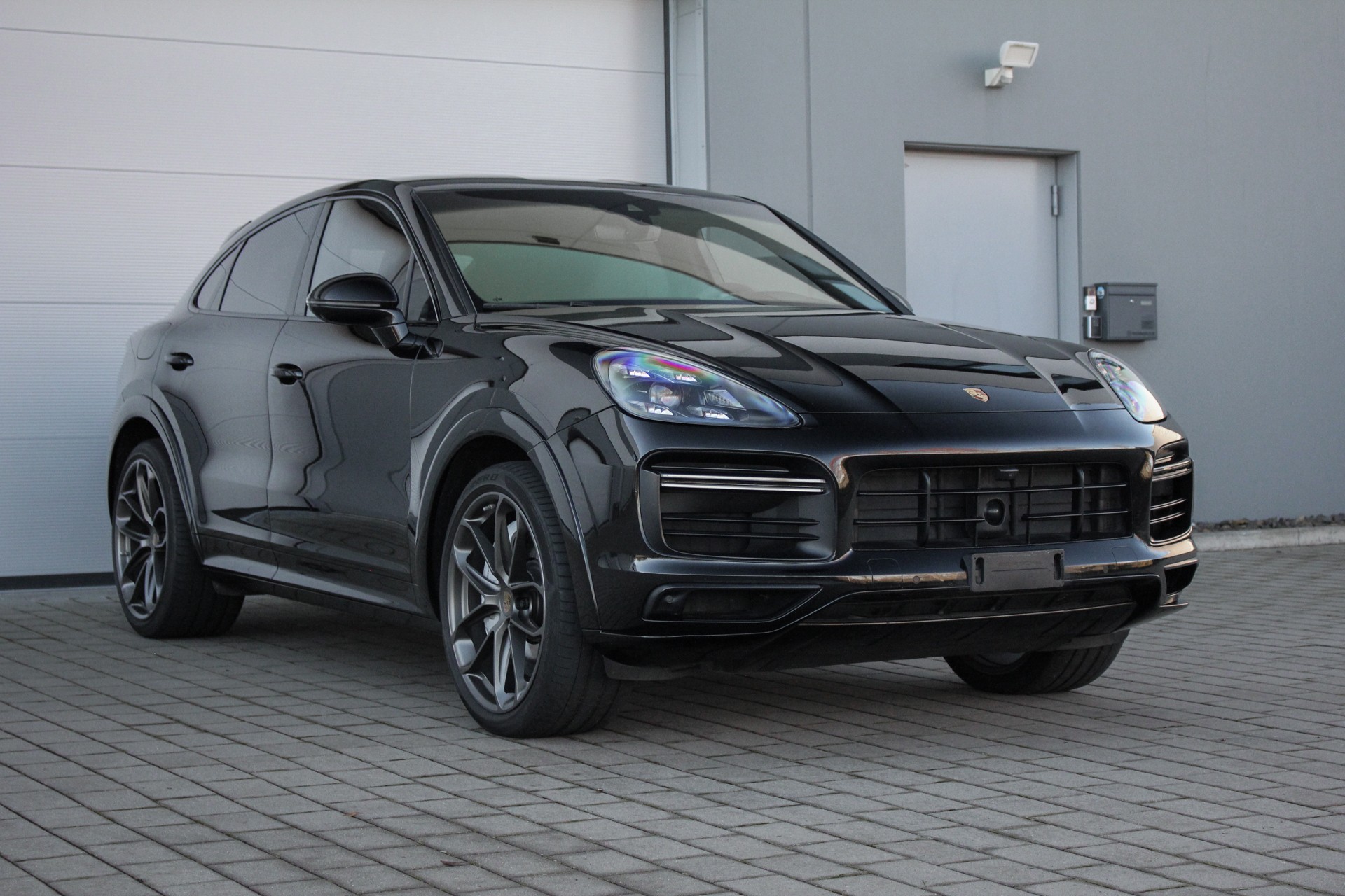 PORSCHE Cayenne III Turbo Coupé-image-2