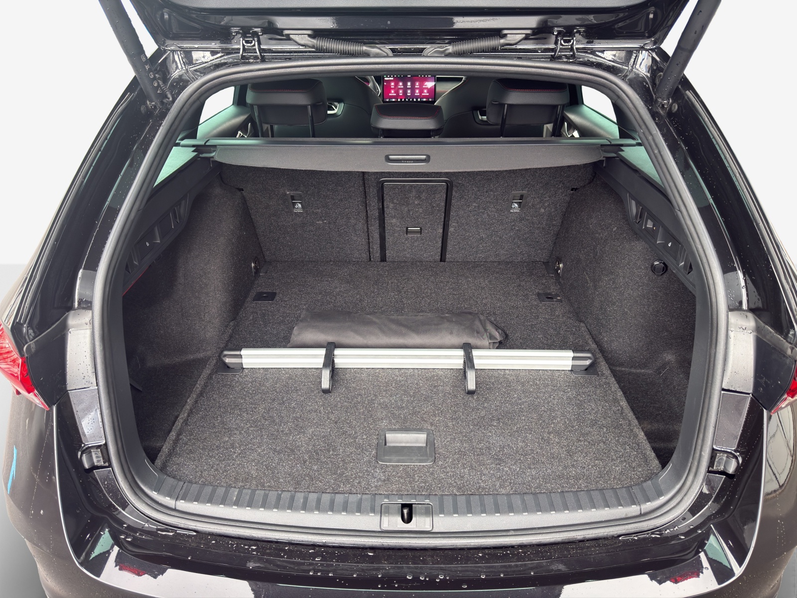 SKODA Octavia Combi 2.0 TSI DSG RS-image-12