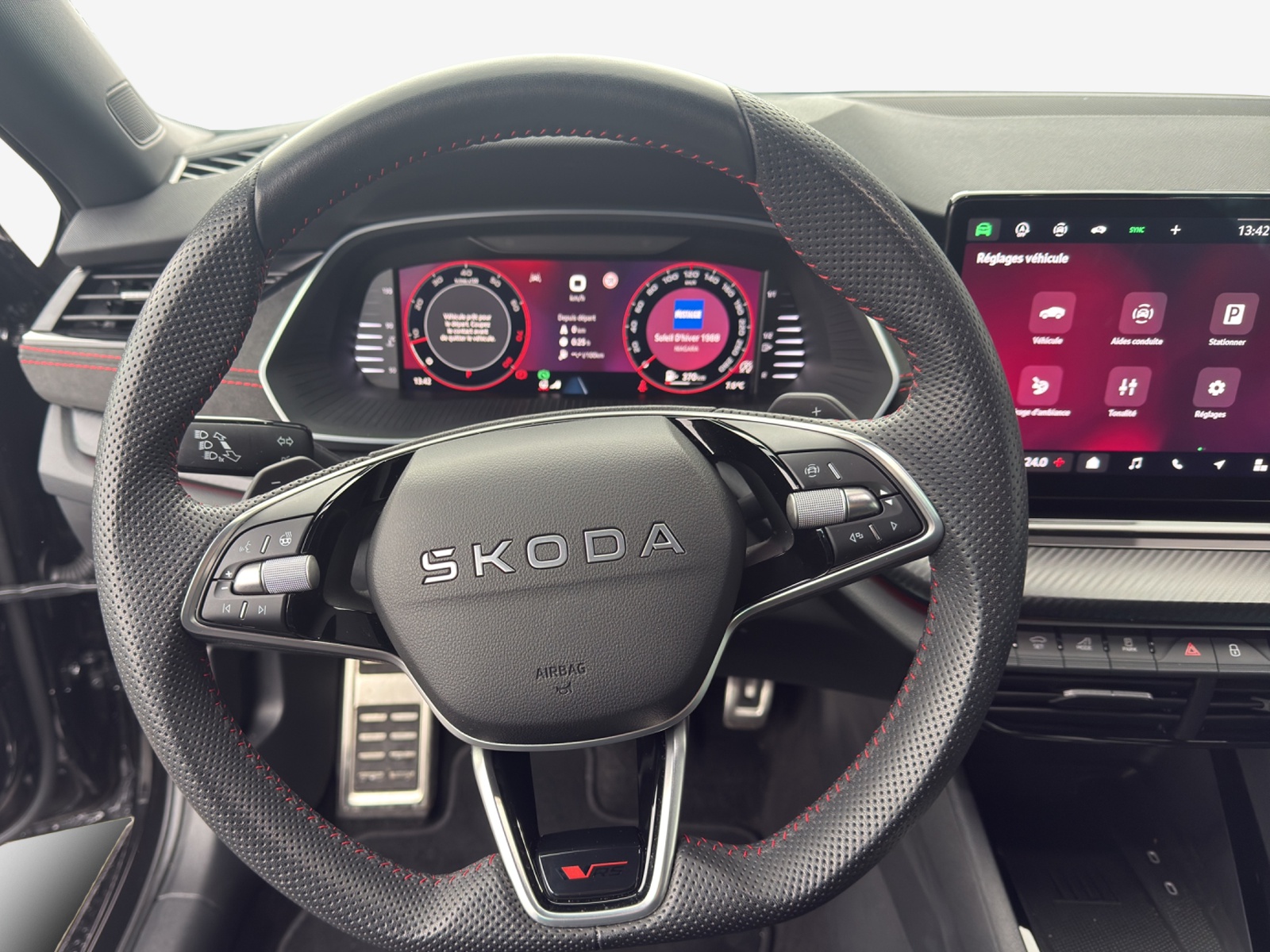 SKODA Octavia Combi 2.0 TSI DSG RS-image-9