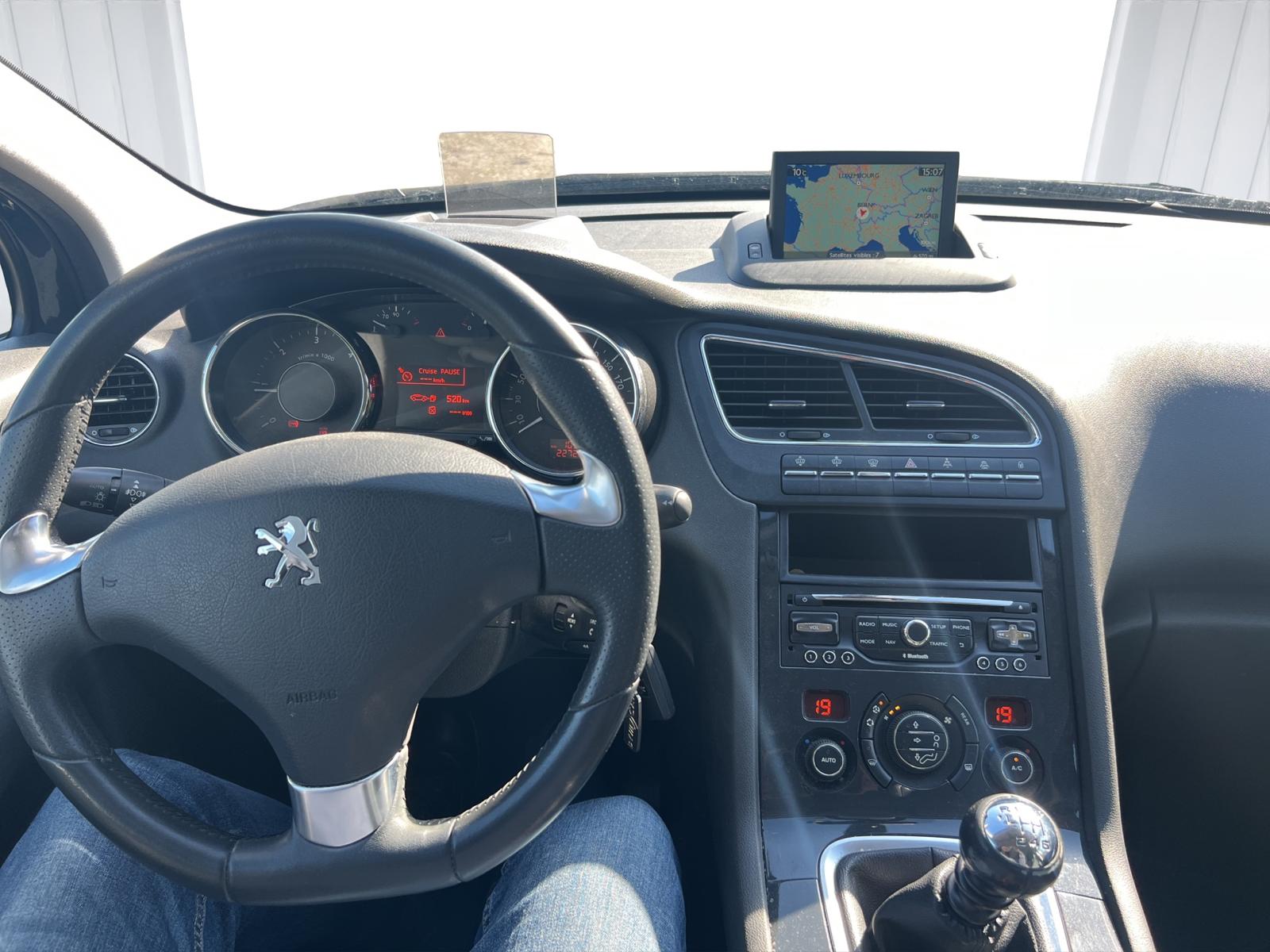 PEUGEOT 5008 2.0 HDI Business-image-11