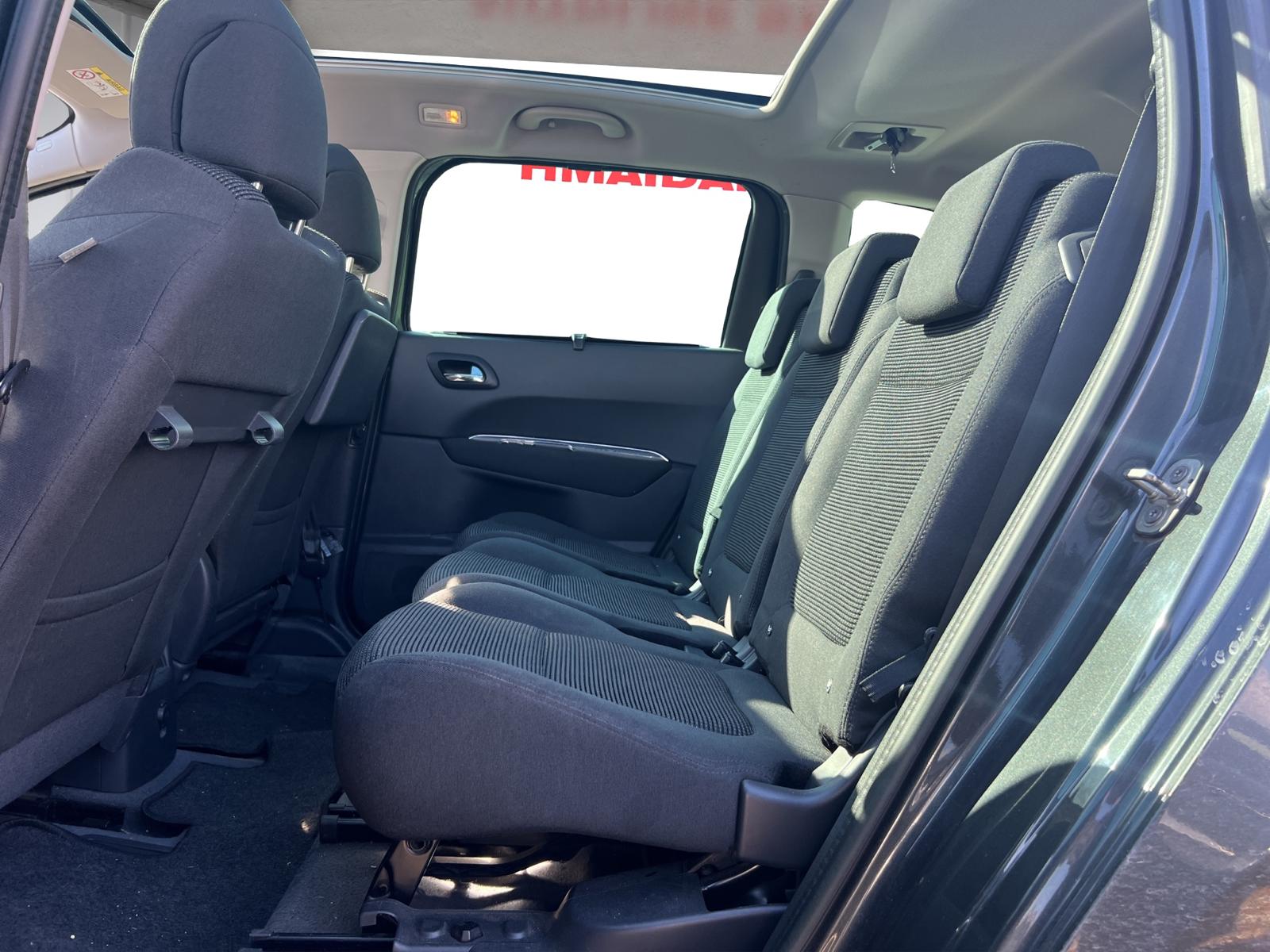 PEUGEOT 5008 2.0 HDI Business-image-9