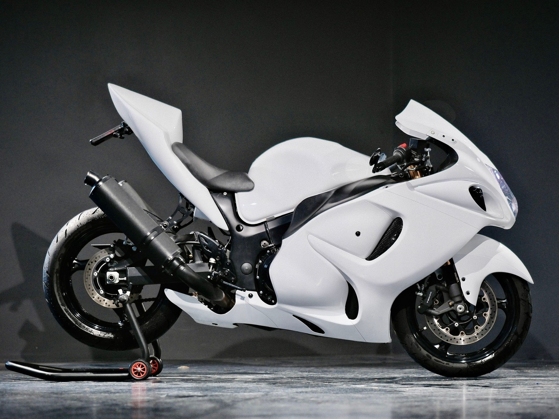 SUZUKI GSX 1300 RZ Hayabusa K8-showroom-element-1