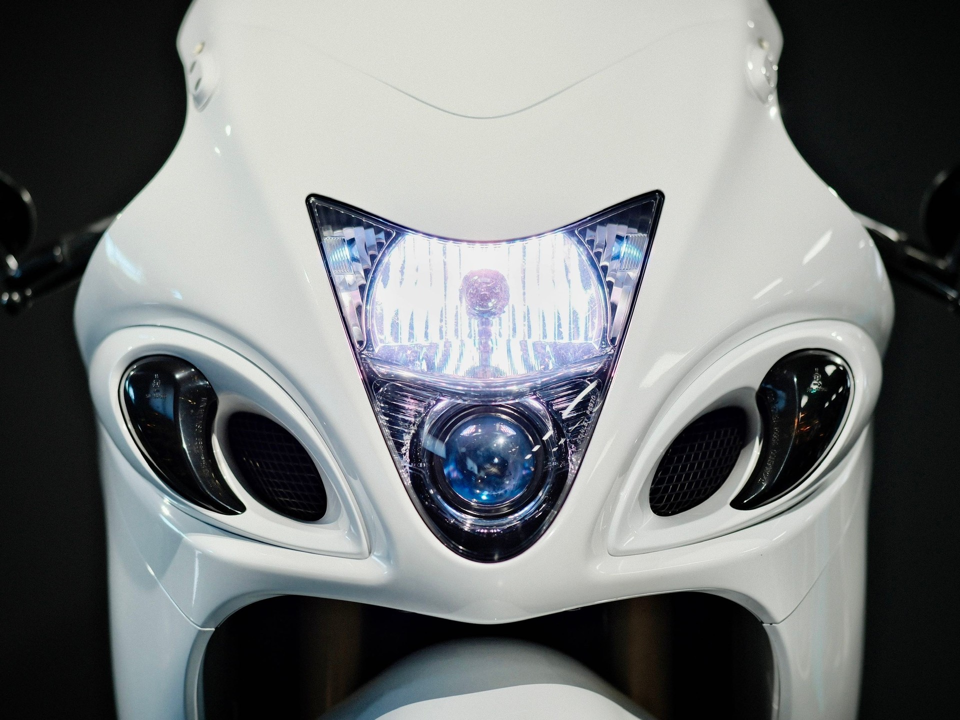SUZUKI GSX 1300 RZ Hayabusa K8-image-13