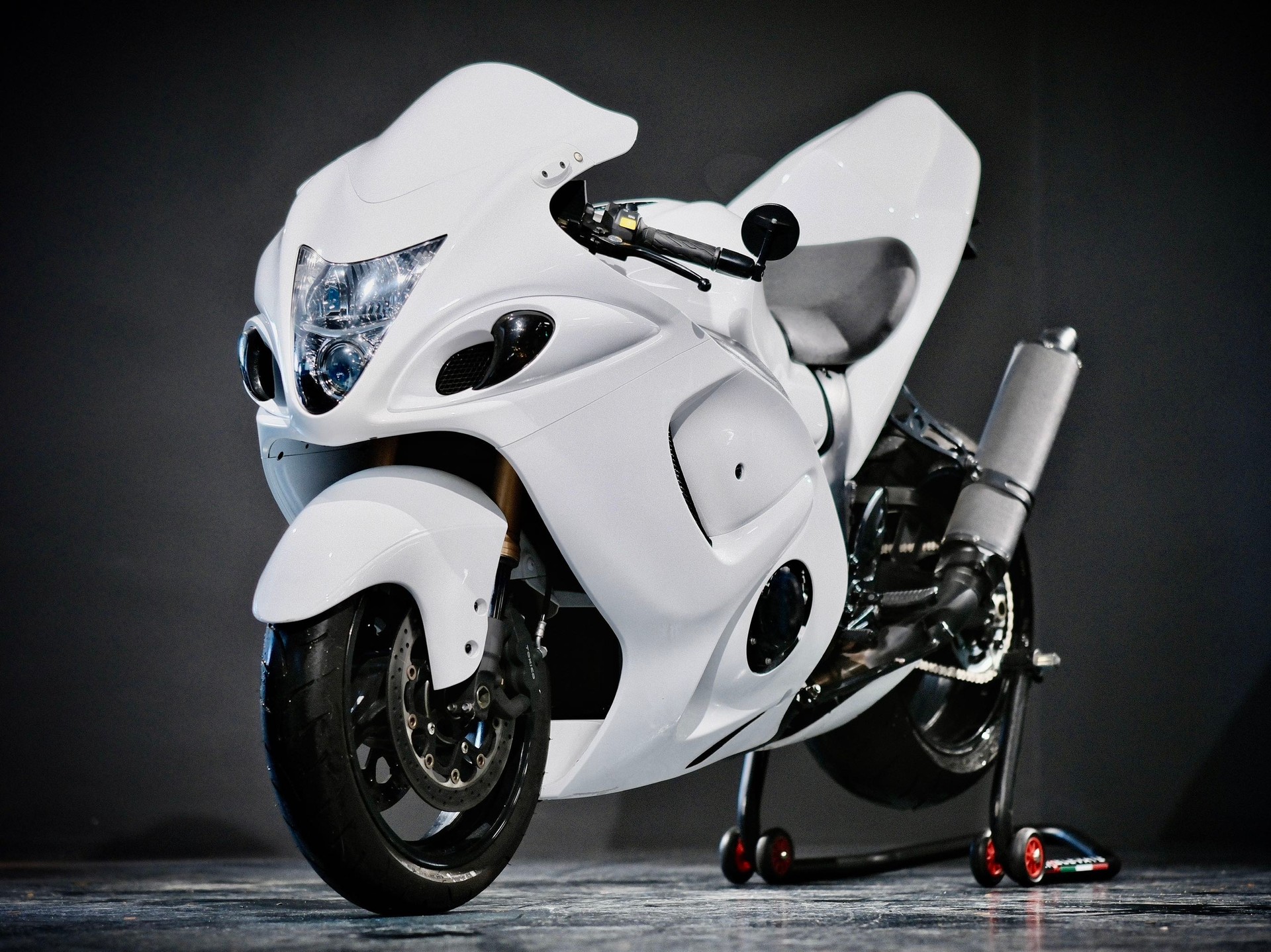 SUZUKI GSX 1300 RZ Hayabusa K8-image-4