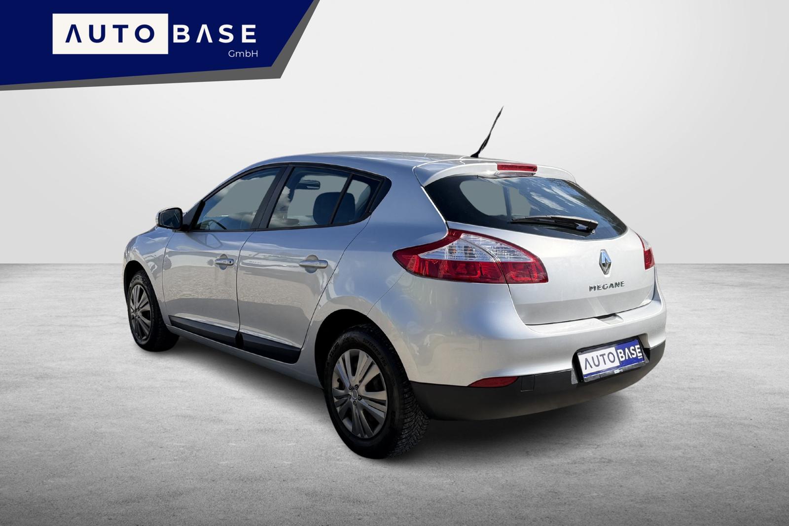RENAULT Mégane 1.6 16V Dynamique * MFK 27.05.26 *-image-2