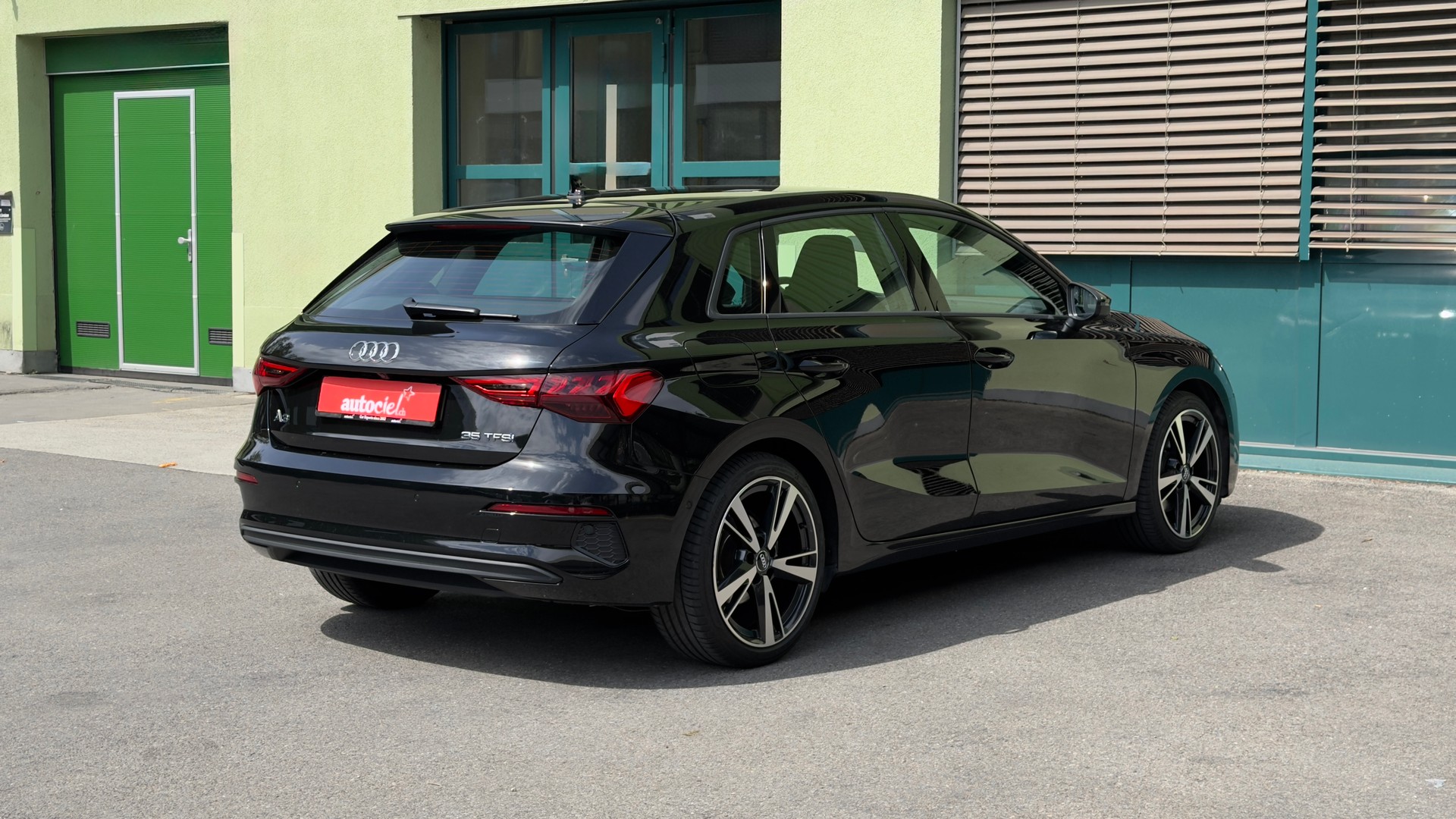 AUDI A3 Sportback 35 TFSI Attraction S-tronic-image-4