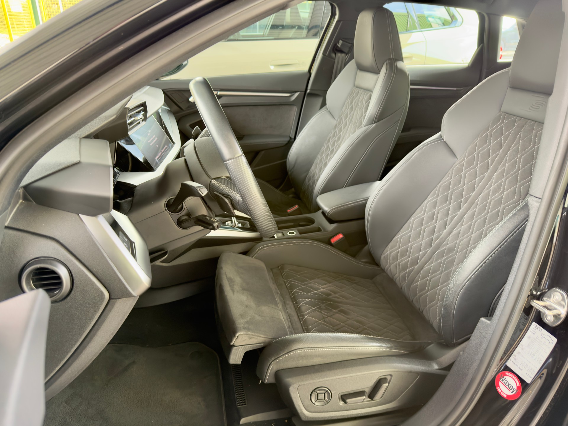 AUDI A3 Sportback 35 TFSI Attraction S-tronic-image-12