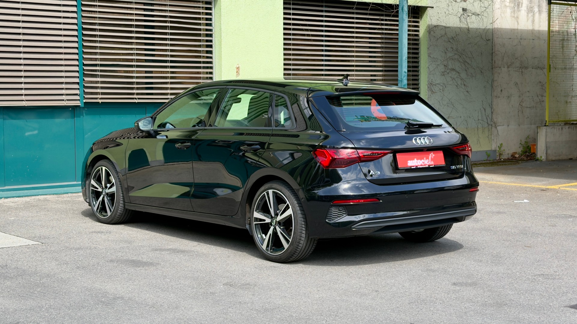 AUDI A3 Sportback 35 TFSI Attraction S-tronic-image-2