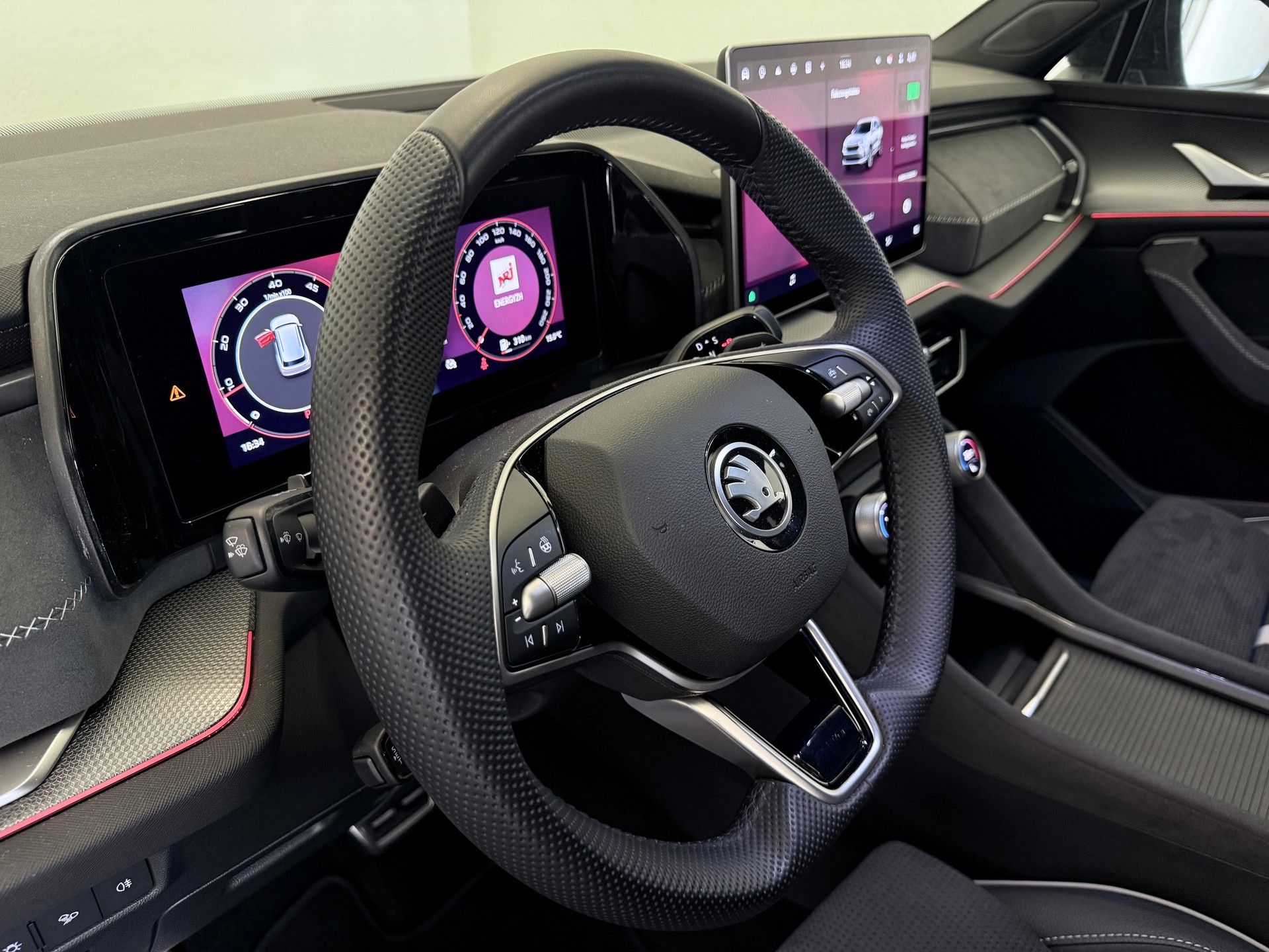 SKODA Kodiaq 2.0 TDI Sportline 4x4 DSG-image-18