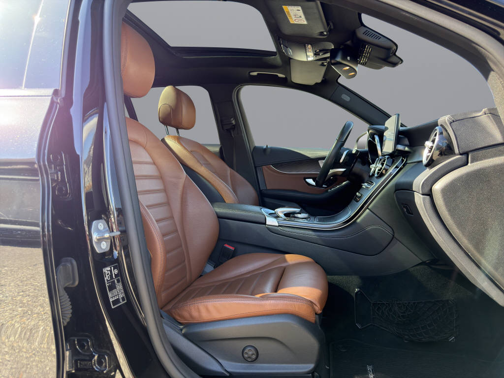 MERCEDES-BENZ GLC 43 AMG 4m-image-16