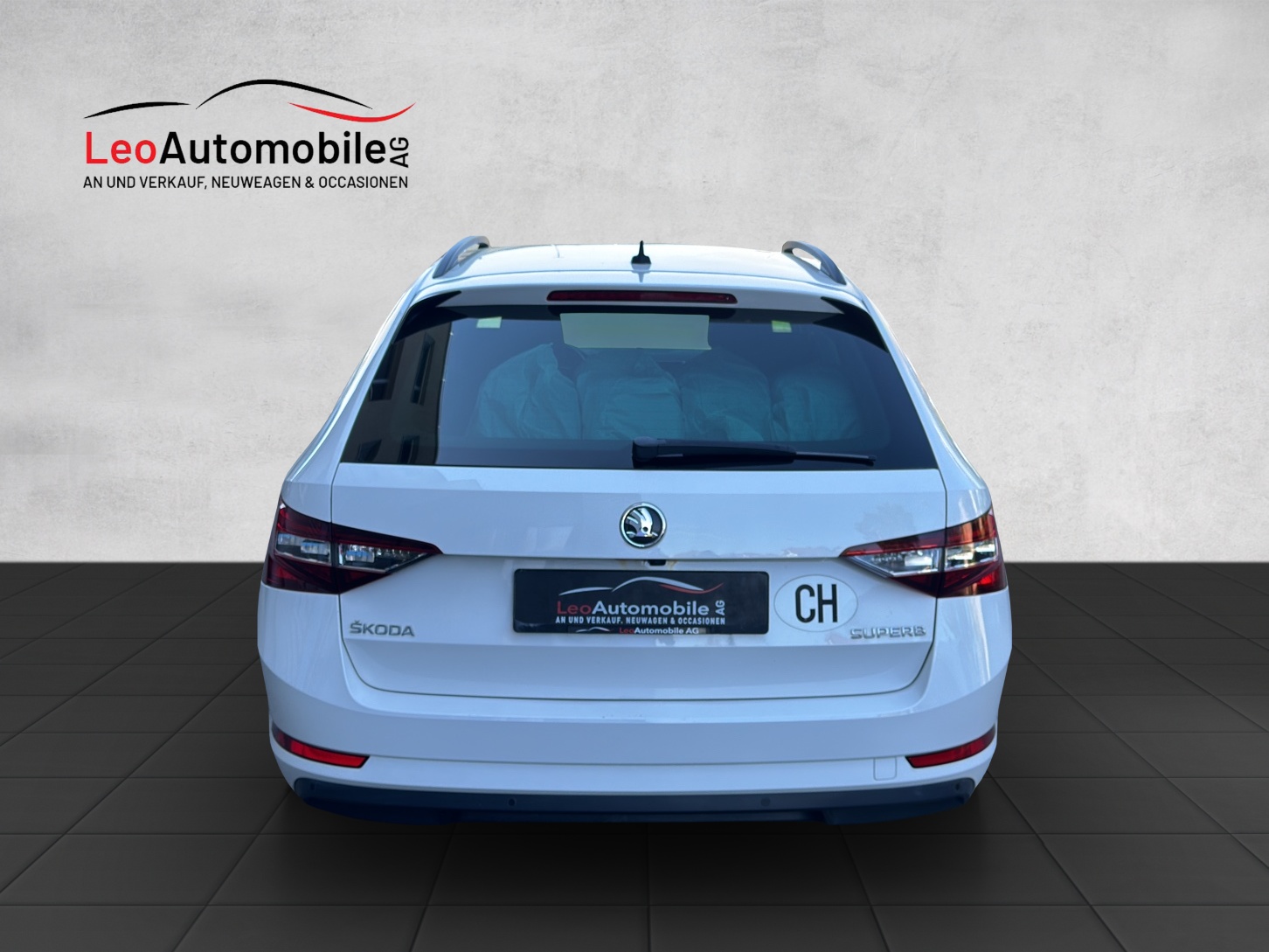 SKODA Superb Combi 2.0 TDi Ambition DSG-image-3