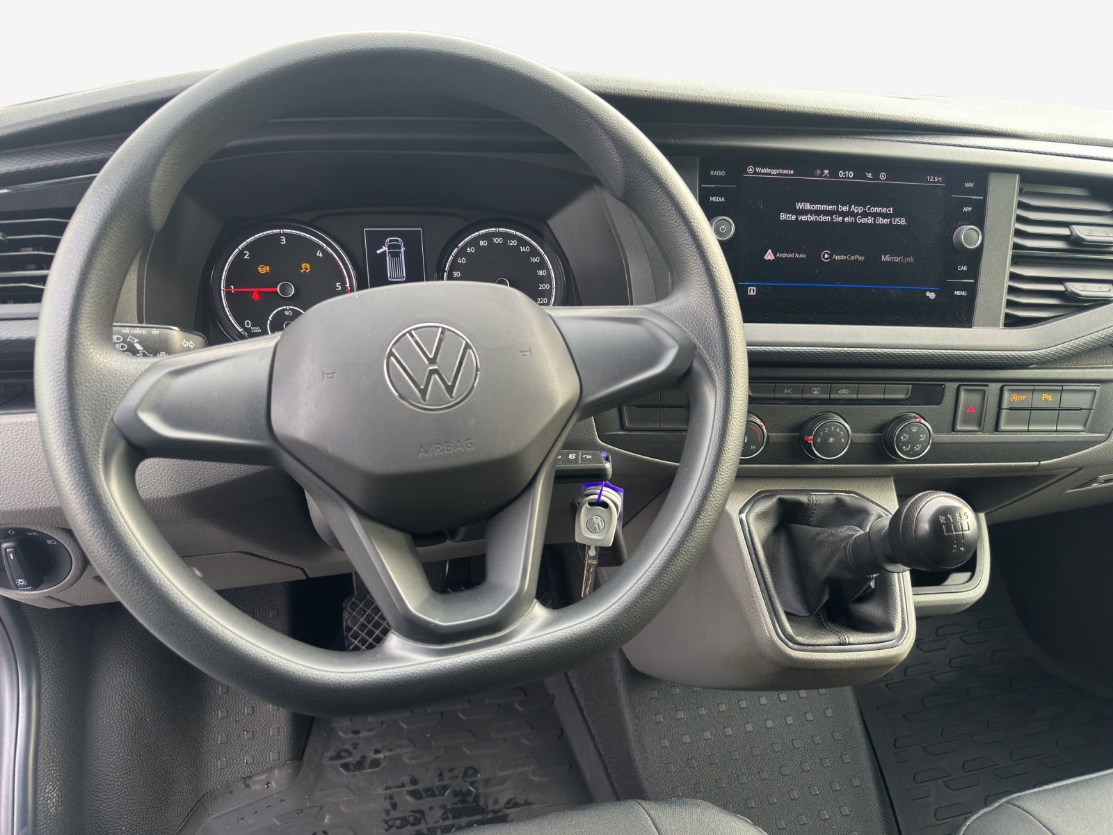 VW T6.1 2.0 TDI Envia Pure-image-8