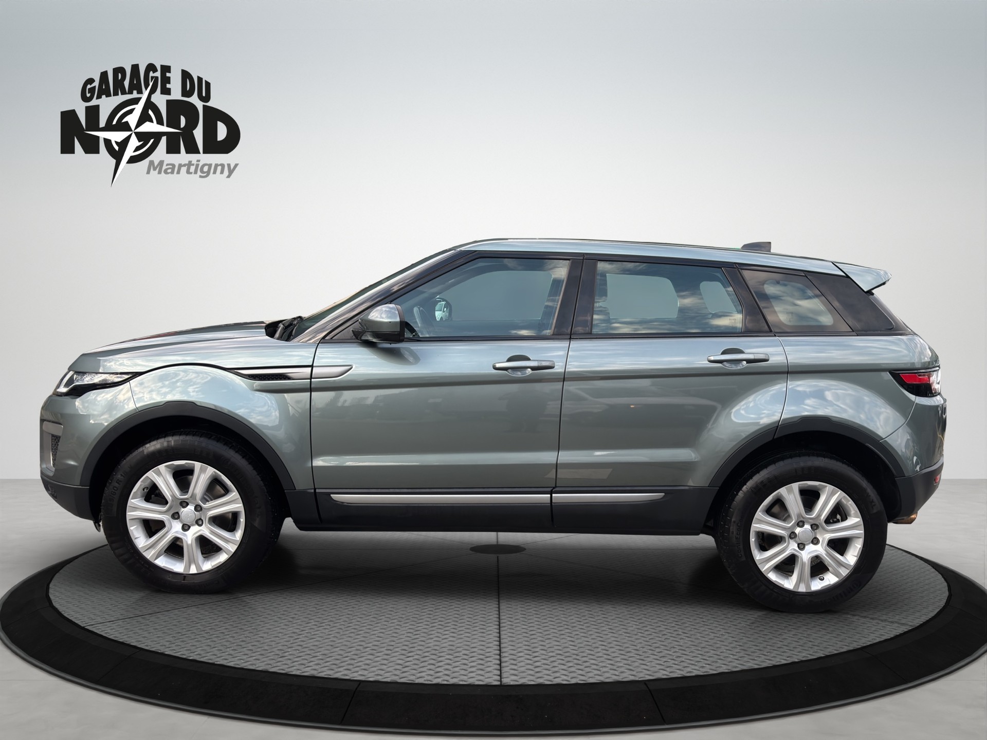 LAND ROVER Range Rover Evoque 2.0 Si4 Pure AT9-showroom-element-2