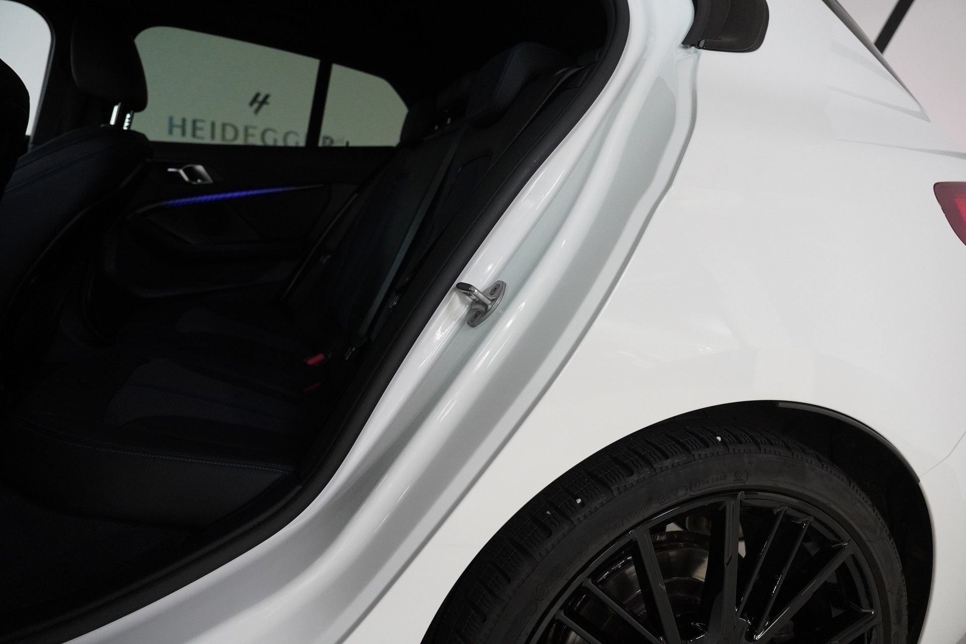 BMW 120d xDrive Steptronic M Sport-image-12