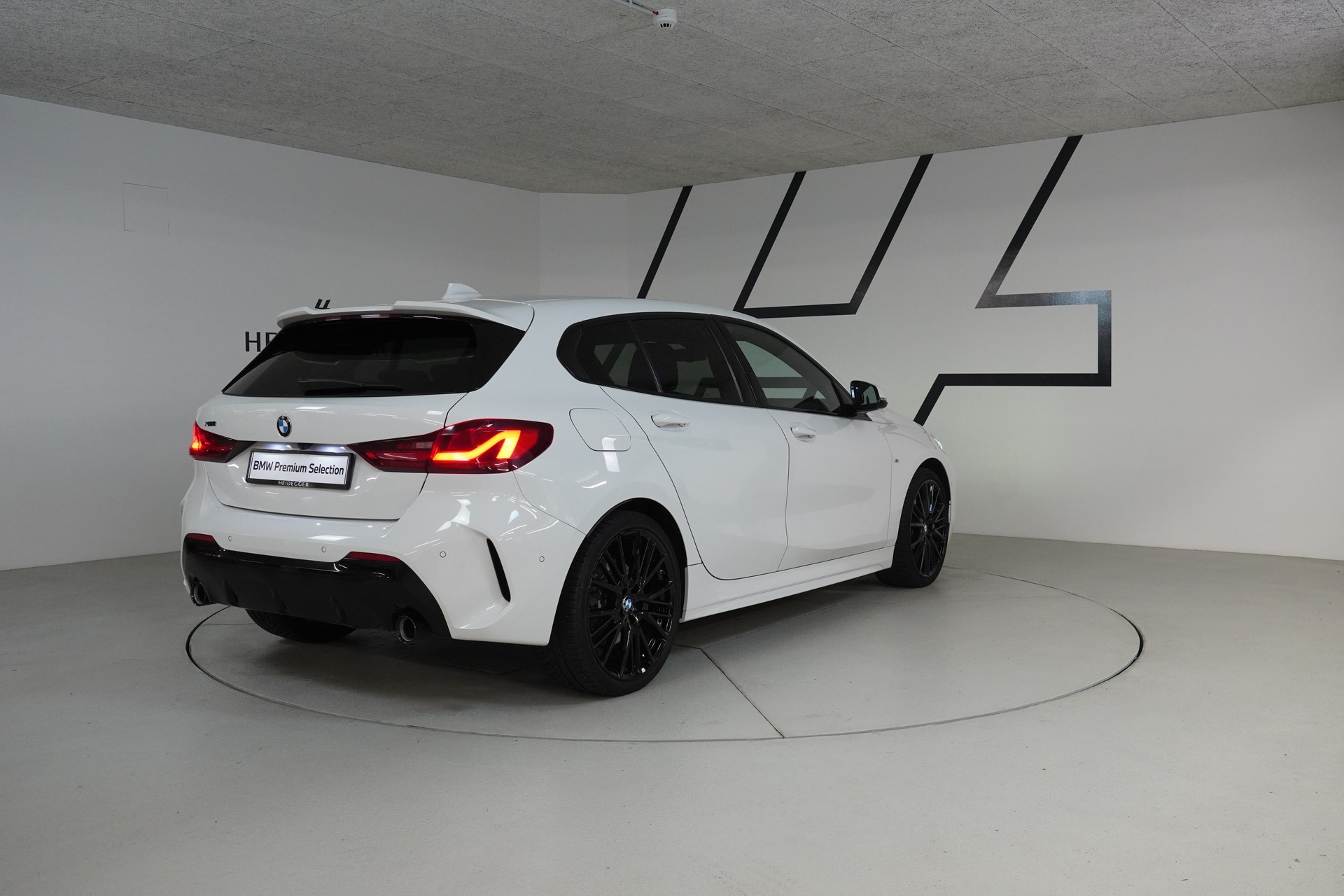 BMW 120d xDrive Steptronic M Sport-image-6