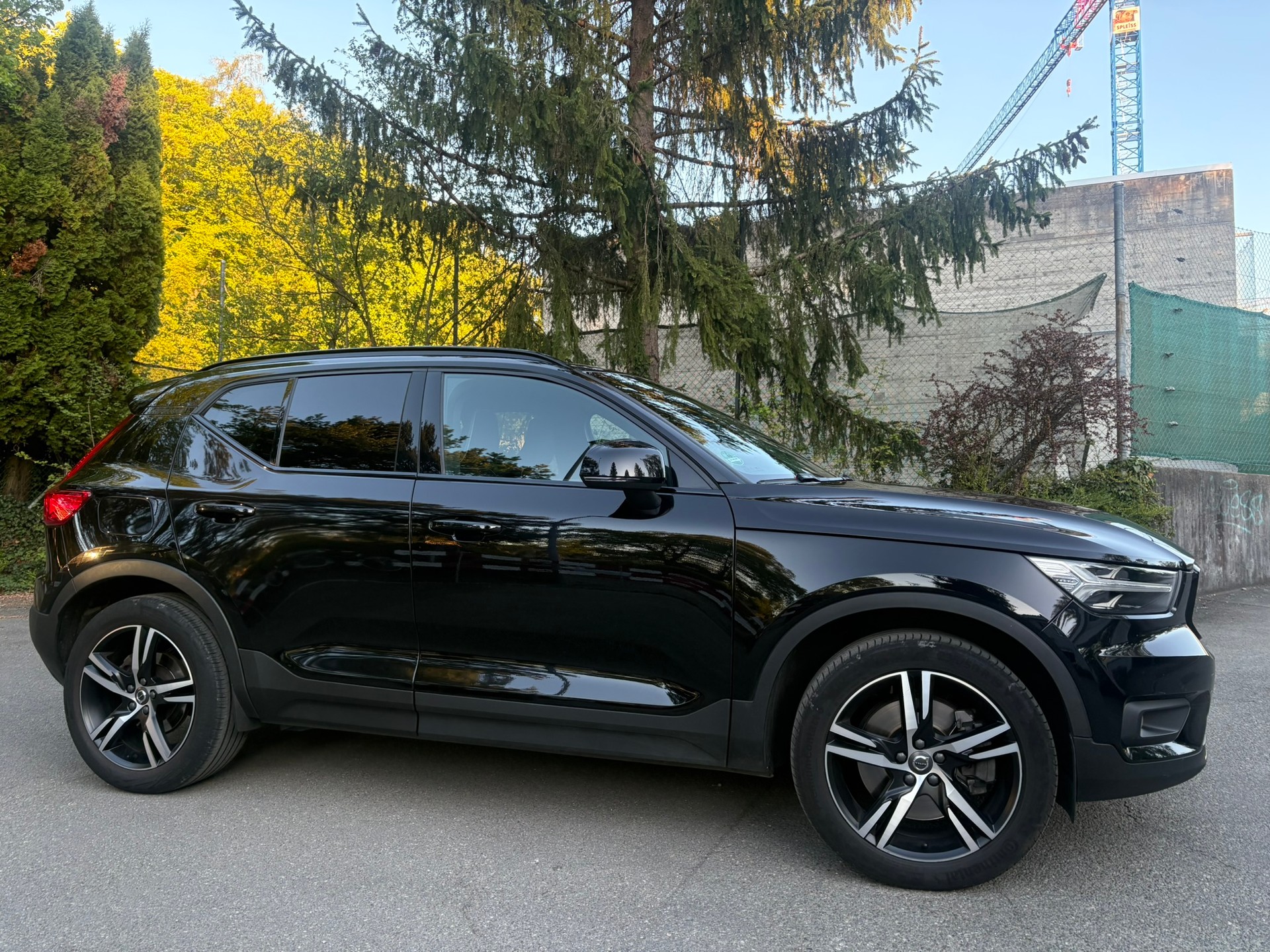 VOLVO XC 40 1.5 T5 PiH R-Design-image-3