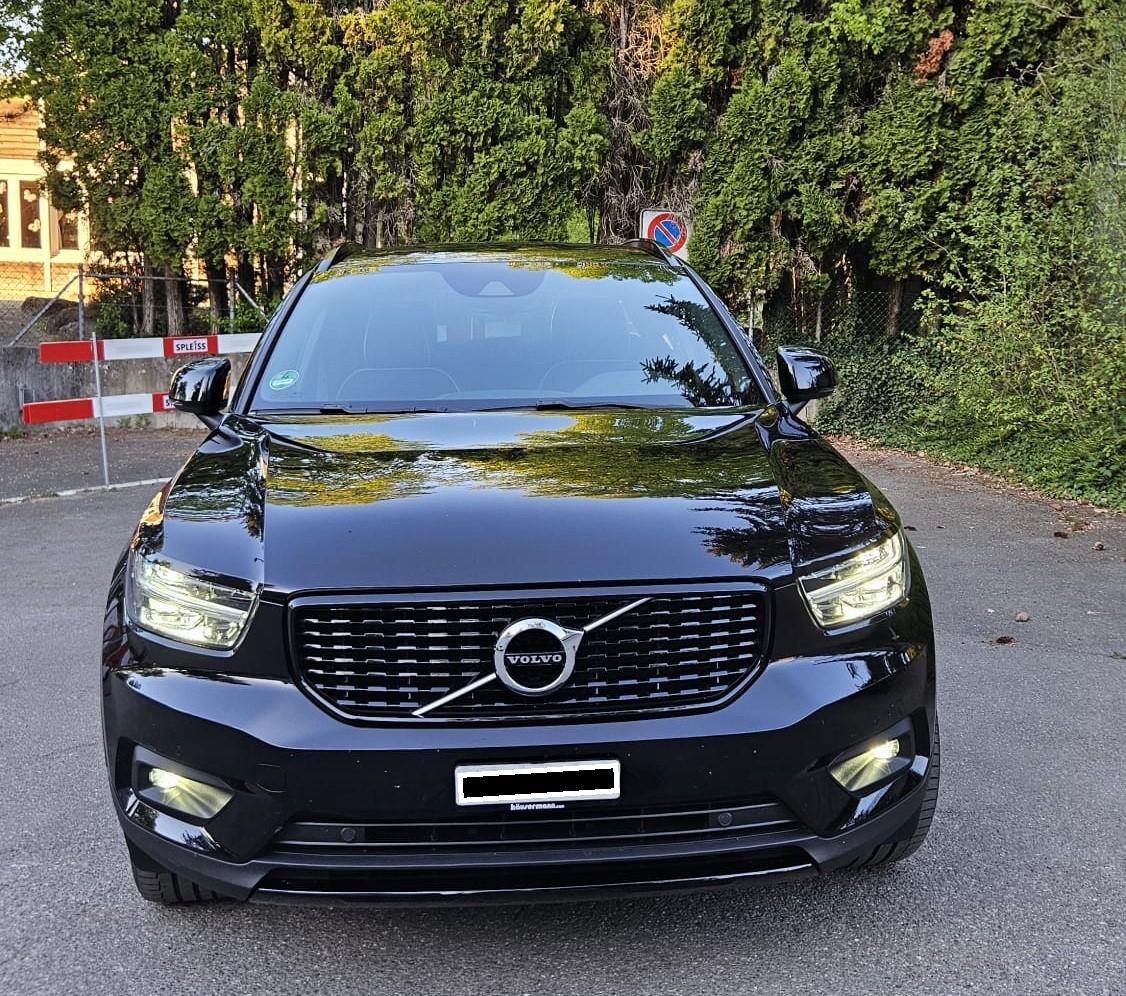 VOLVO XC 40 1.5 T5 PiH R-Design-image-4