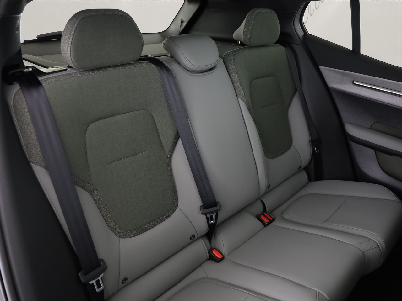 VOLVO EX30 CC E60 Twin Performance AWD-image-5